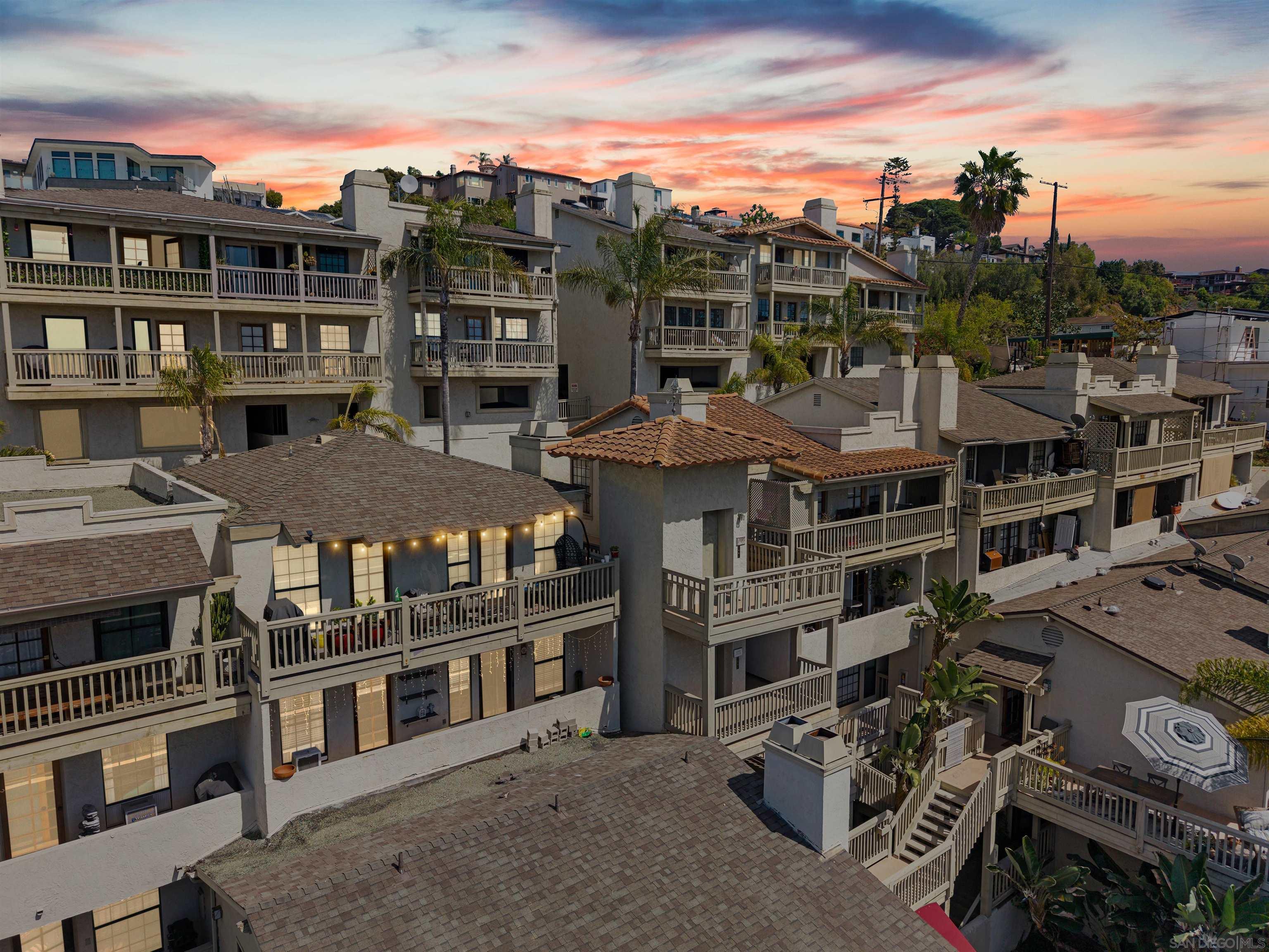 Detail Gallery Image 15 of 20 For 3975  Hortensia St  #E7,  San Diego,  CA 92110 - 2 Beds | 2 Baths