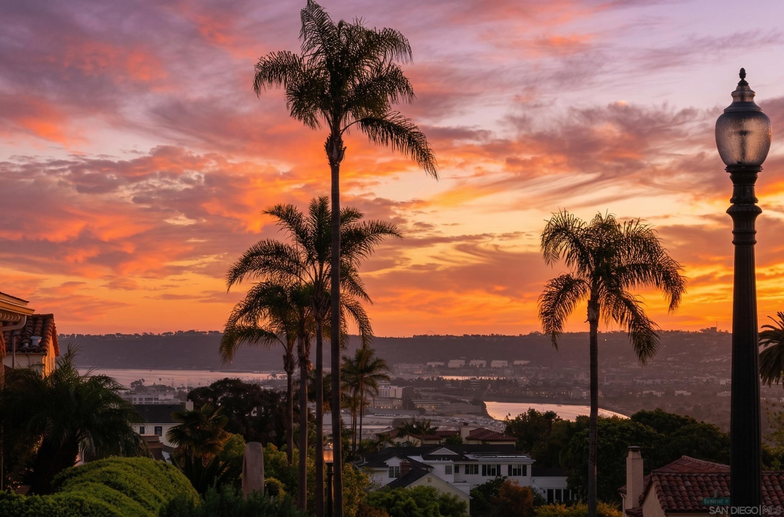 Detail Gallery Image 2 of 52 For 4251  Trias St, San Diego,  CA 92103 - 3 Beds | 3/1 Baths