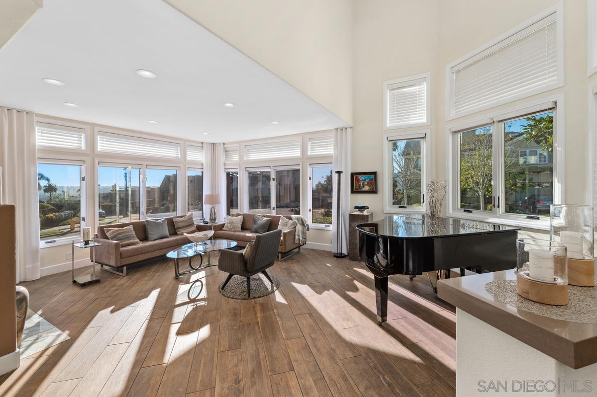 Detail Gallery Image 5 of 52 For 4251  Trias St, San Diego,  CA 92103 - 3 Beds | 3/1 Baths