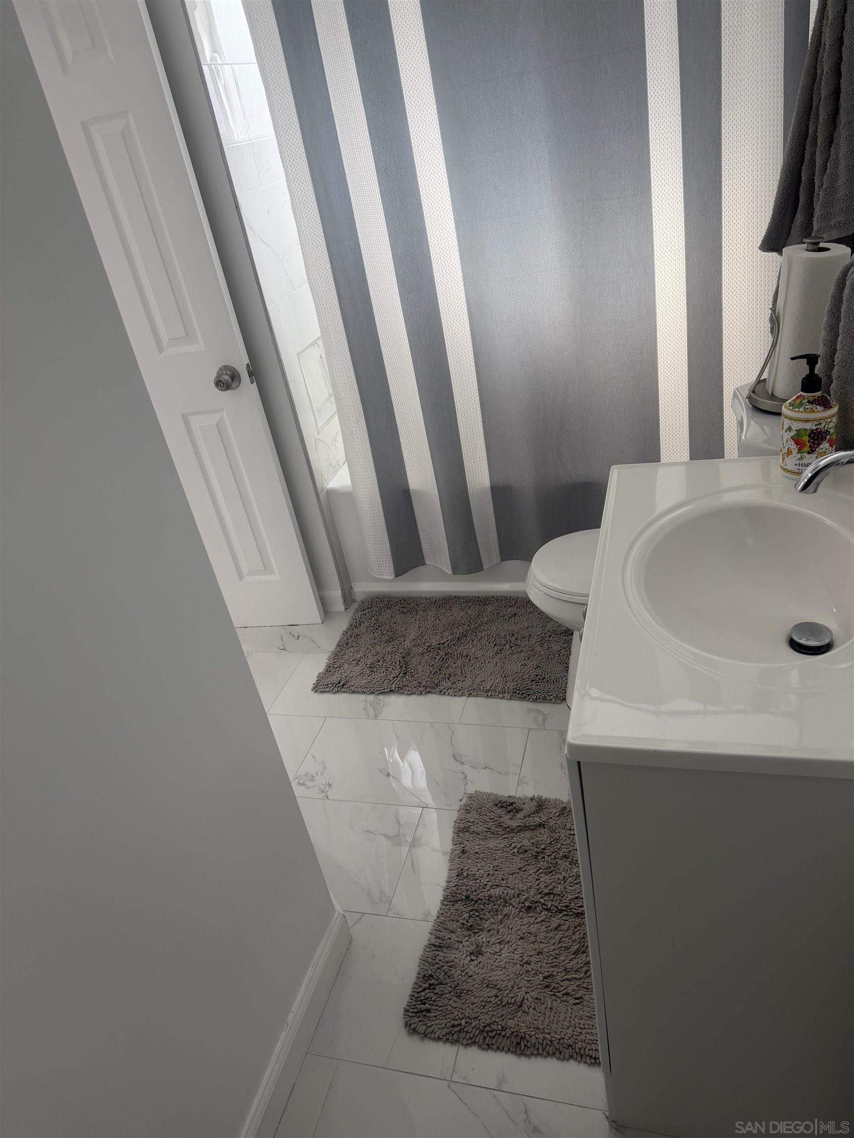 Detail Gallery Image 3 of 7 For 2942  Newton, San Diego,  CA 92113 - 1 Beds | 1 Baths