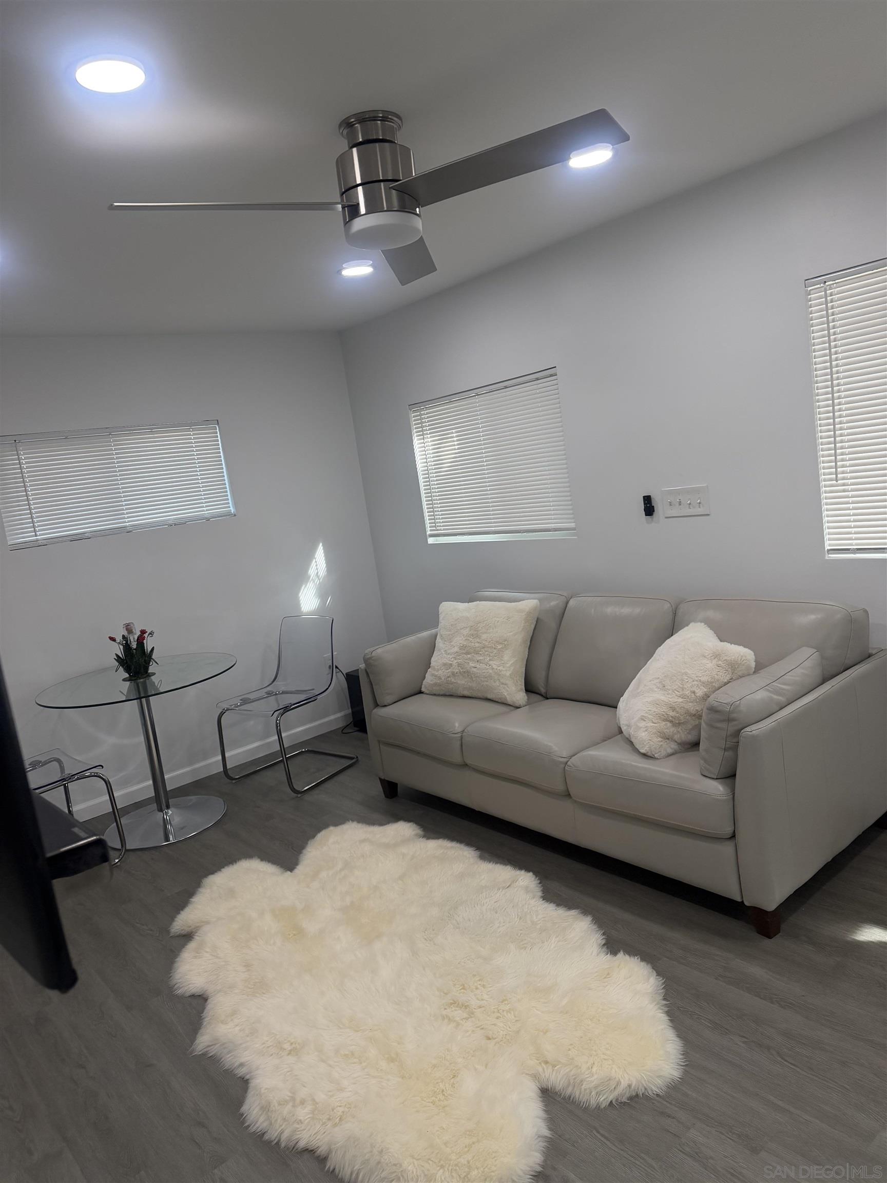 Detail Gallery Image 4 of 7 For 2942  Newton, San Diego,  CA 92113 - 1 Beds | 1 Baths