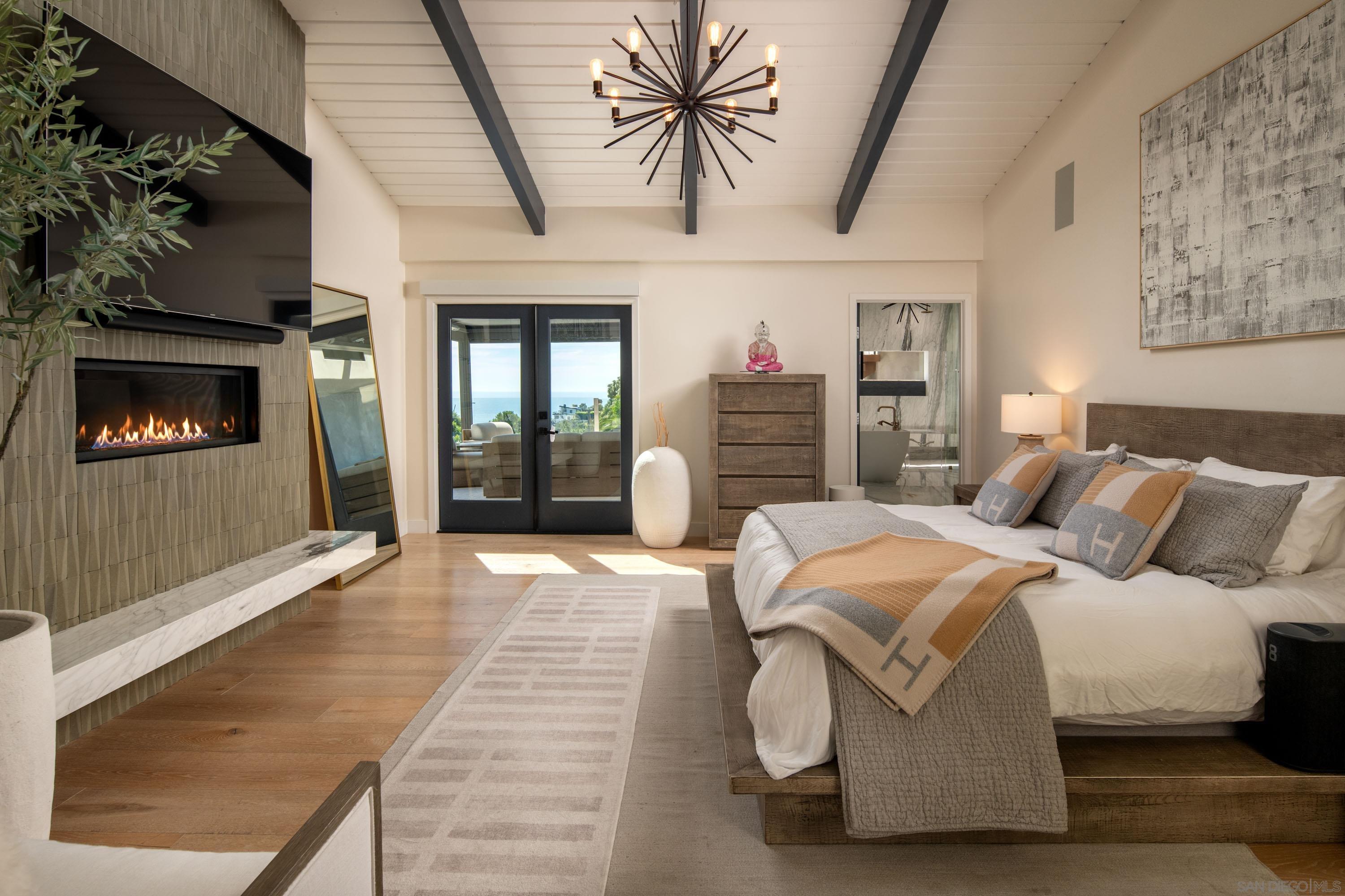 Detail Gallery Image 13 of 68 For 5780  Rutgers Road, La Jolla,  CA 92037 - 6 Beds | 5/1 Baths