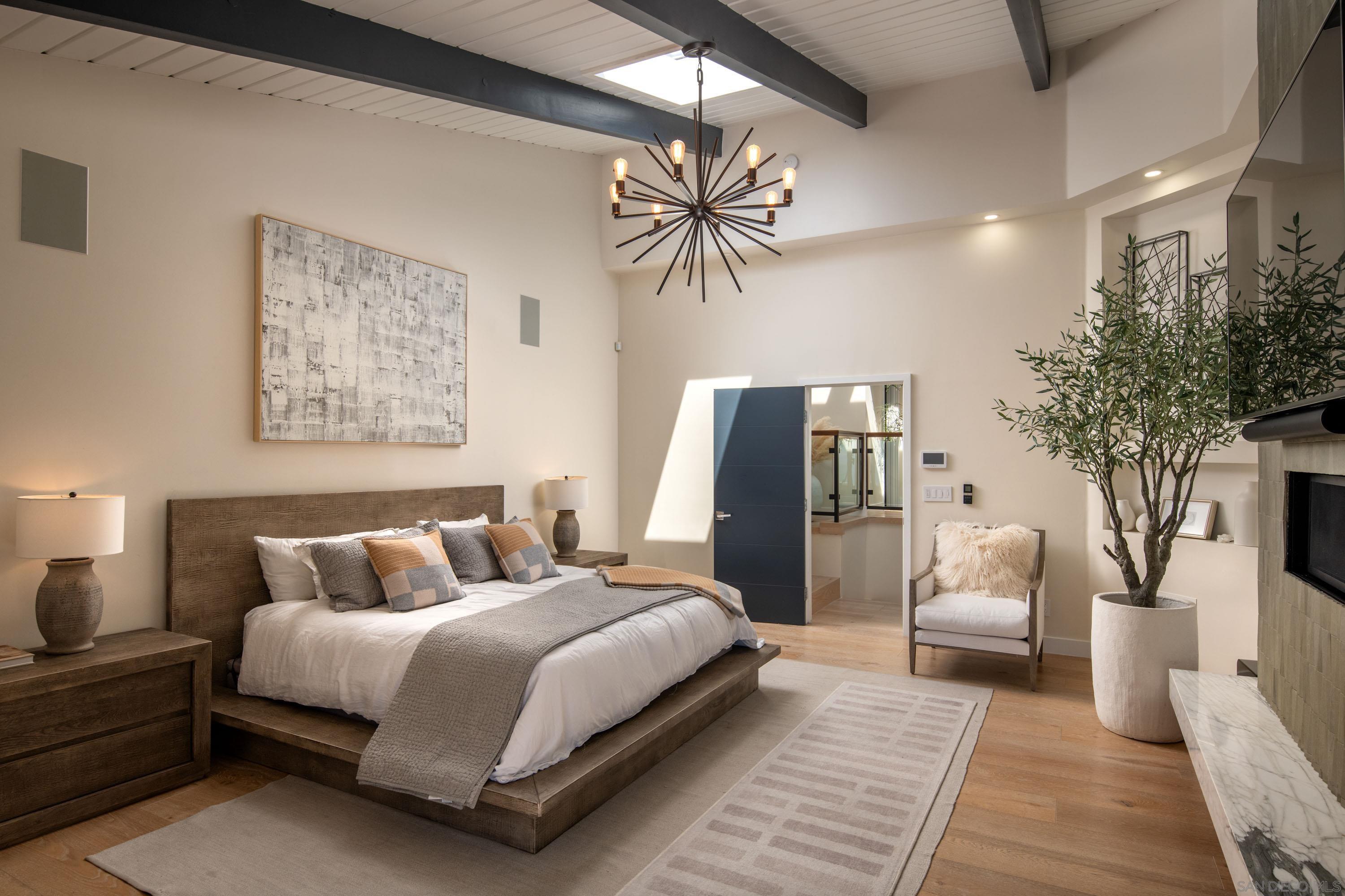 Detail Gallery Image 18 of 72 For 5780  Rutgers Road, La Jolla,  CA 92037 - 6 Beds | 5/1 Baths