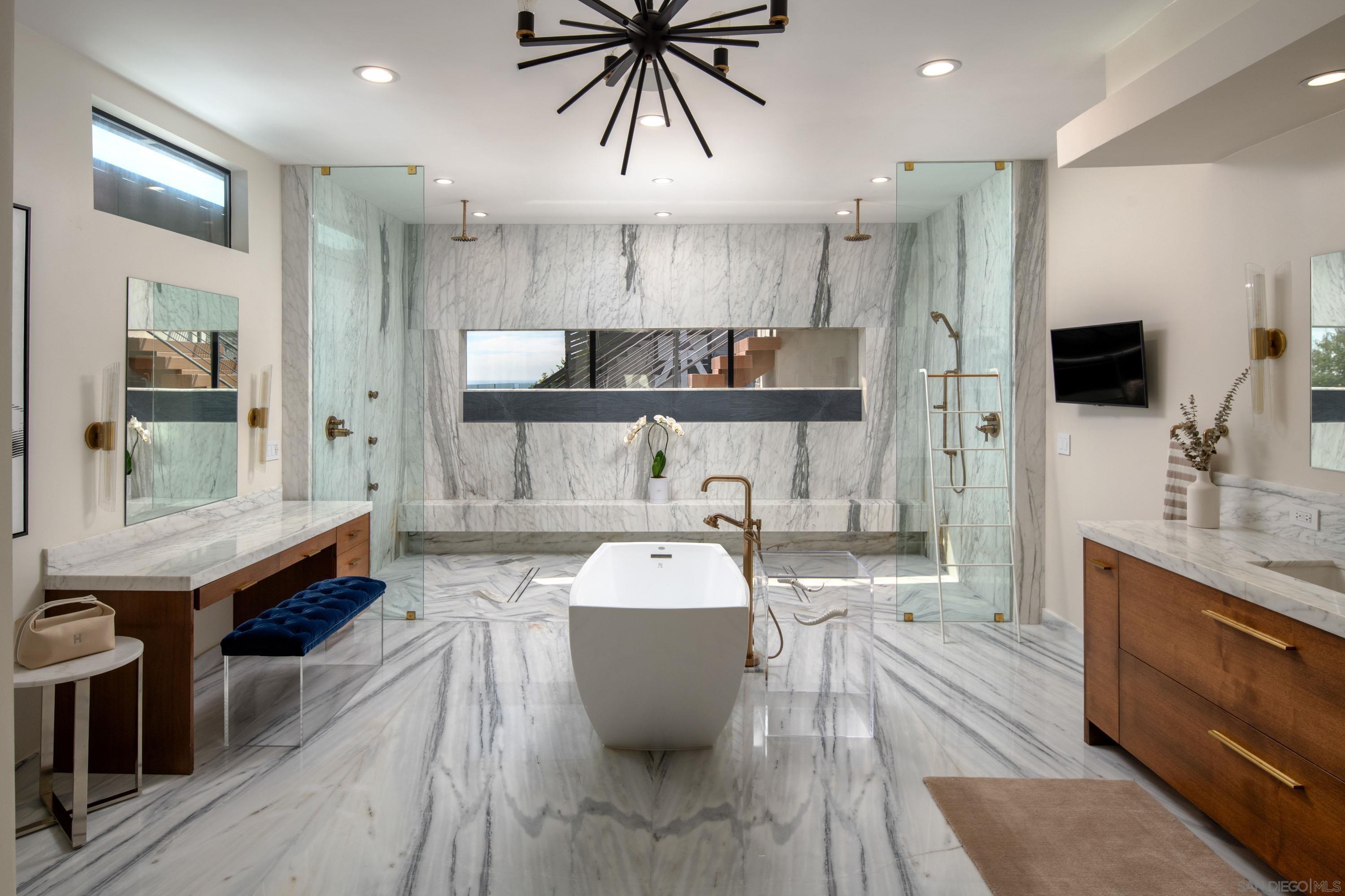 Detail Gallery Image 19 of 72 For 5780  Rutgers Road, La Jolla,  CA 92037 - 6 Beds | 5/1 Baths