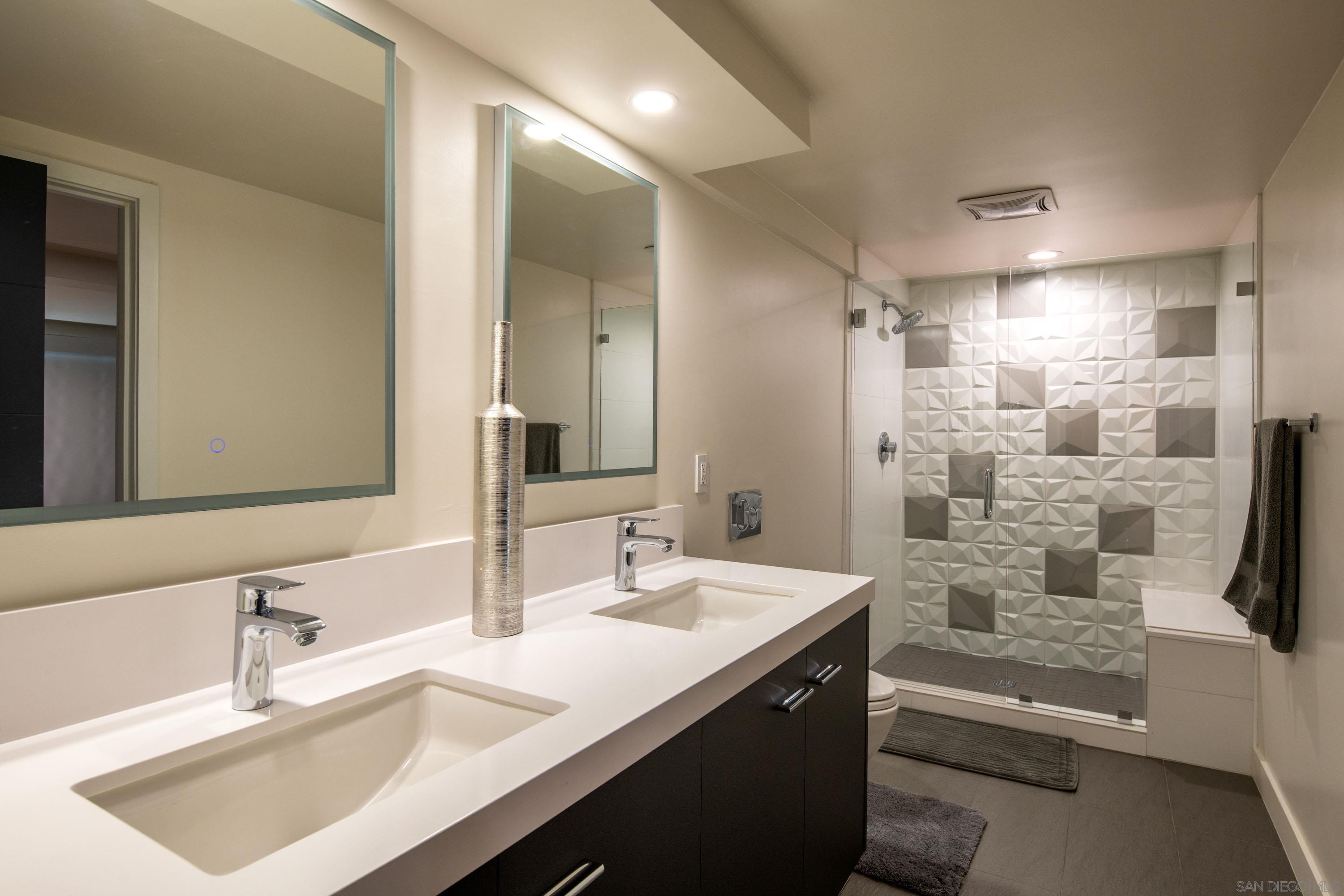 Detail Gallery Image 19 of 68 For 5780  Rutgers Road, La Jolla,  CA 92037 - 6 Beds | 5/1 Baths