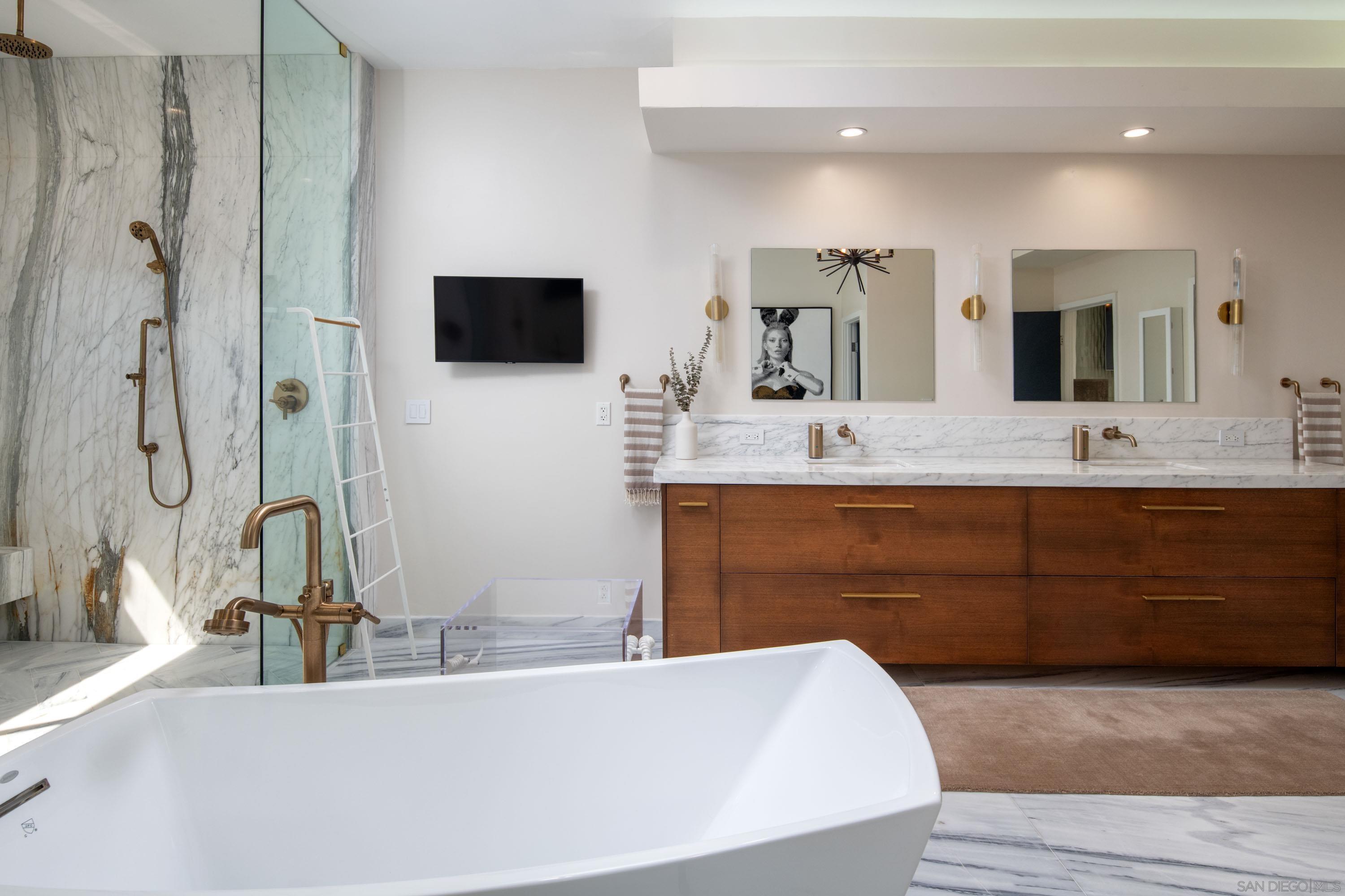 Detail Gallery Image 20 of 72 For 5780  Rutgers Road, La Jolla,  CA 92037 - 6 Beds | 5/1 Baths