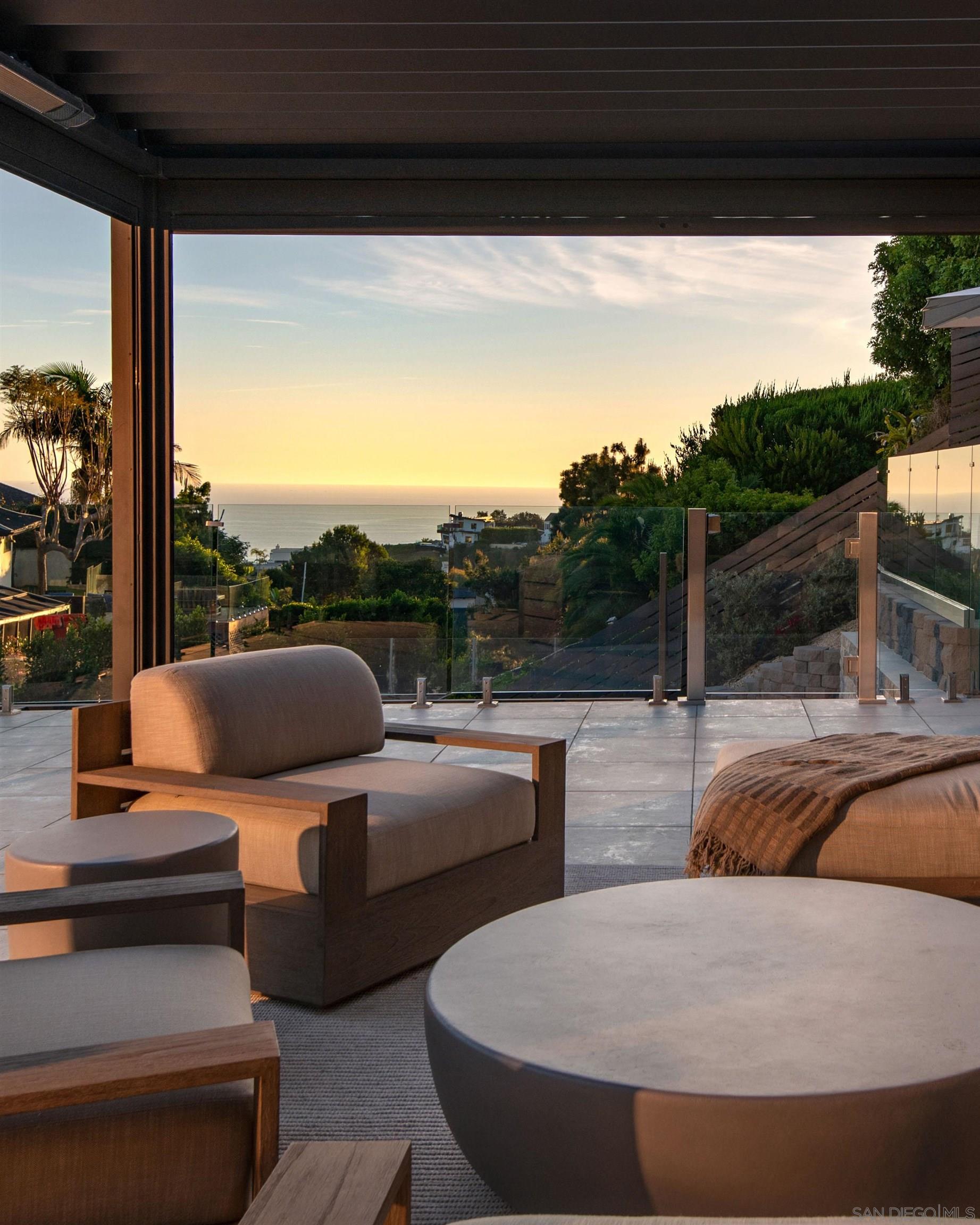 Detail Gallery Image 3 of 72 For 5780  Rutgers Road, La Jolla,  CA 92037 - 6 Beds | 5/1 Baths