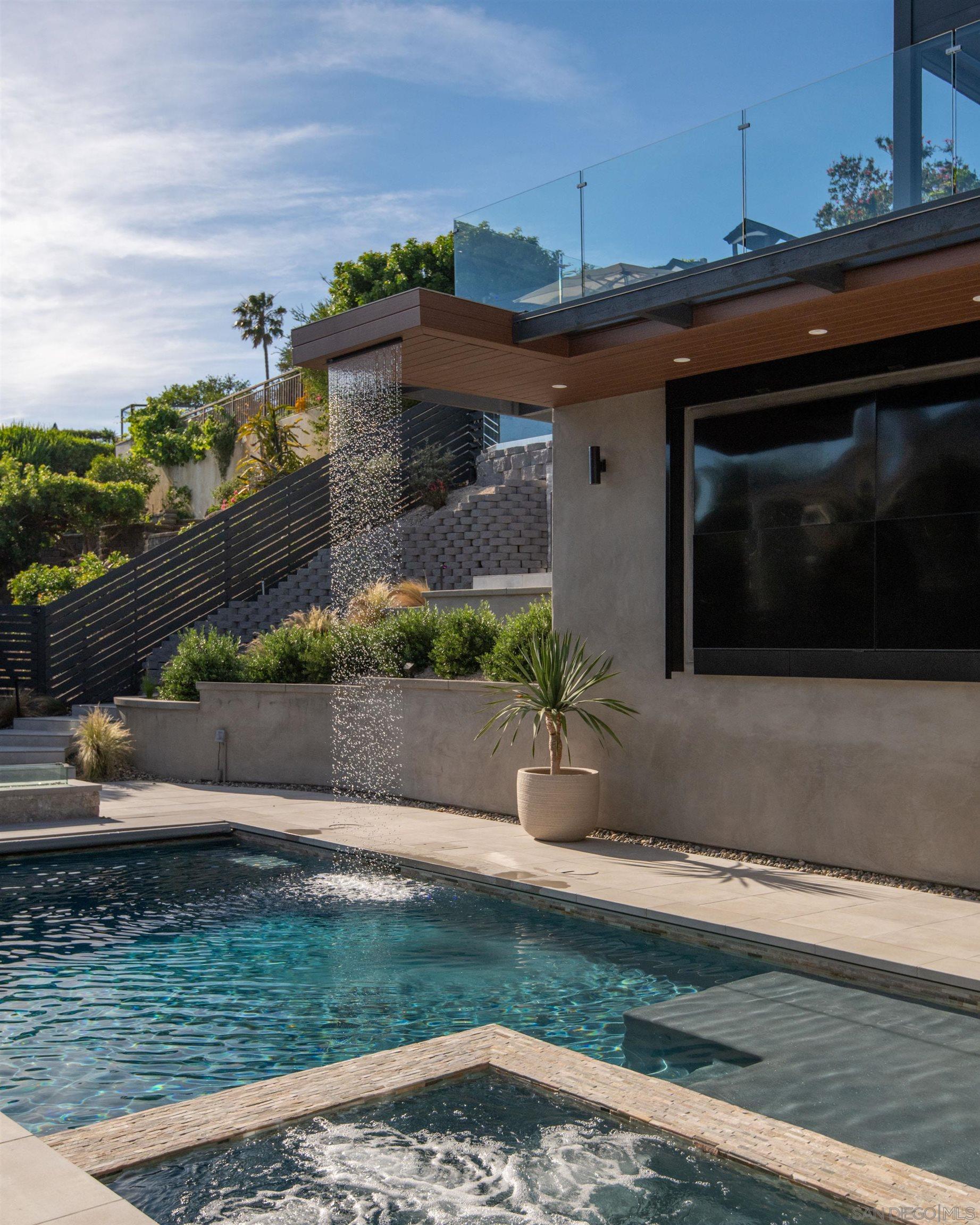 Detail Gallery Image 29 of 68 For 5780  Rutgers Road, La Jolla,  CA 92037 - 6 Beds | 5/1 Baths