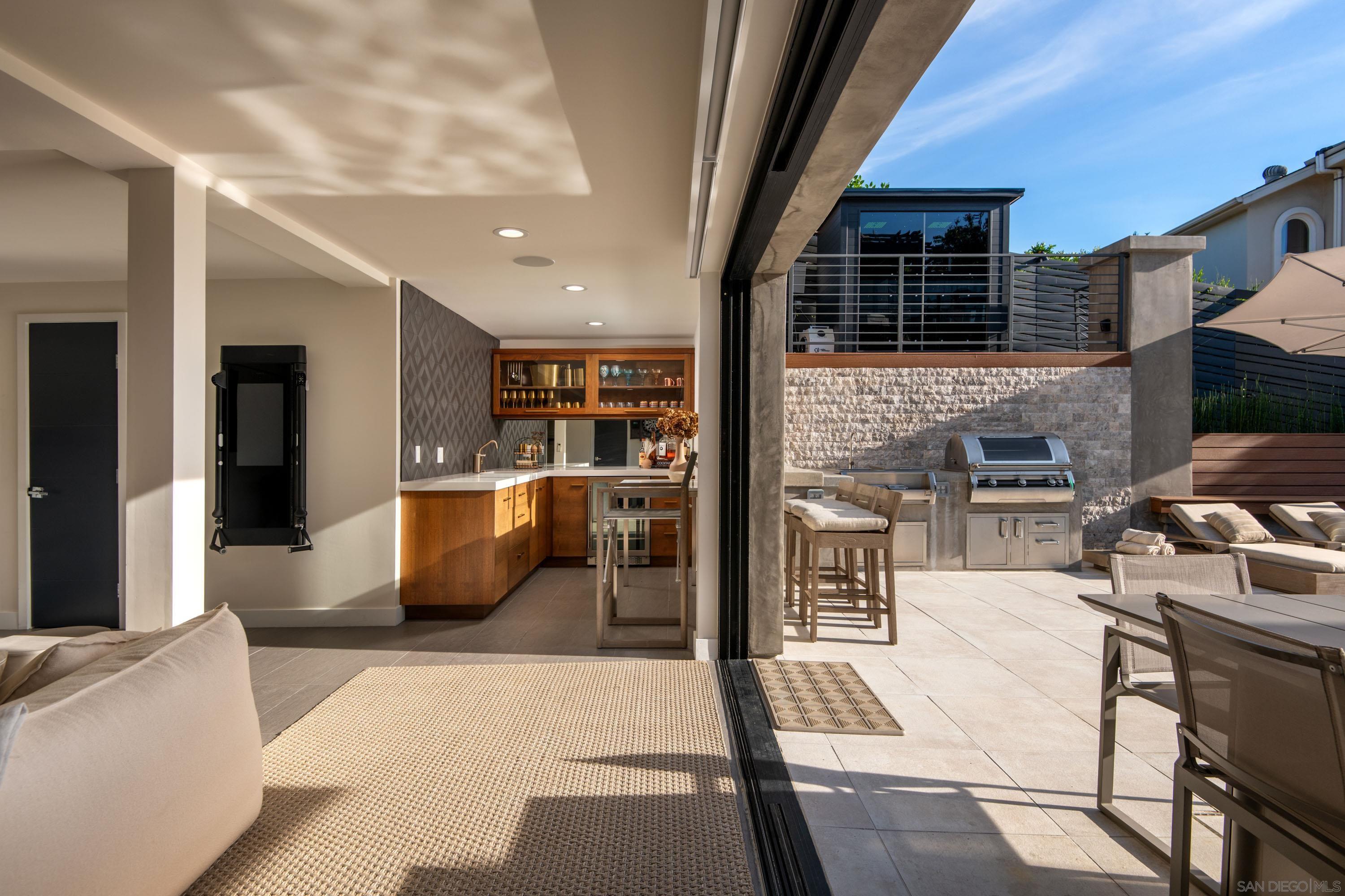 Detail Gallery Image 29 of 72 For 5780  Rutgers Road, La Jolla,  CA 92037 - 6 Beds | 5/1 Baths