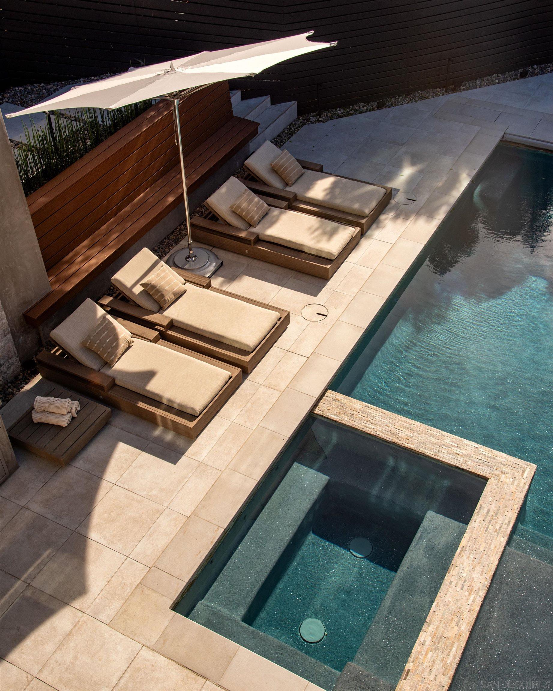 Detail Gallery Image 32 of 72 For 5780  Rutgers Road, La Jolla,  CA 92037 - 6 Beds | 5/1 Baths