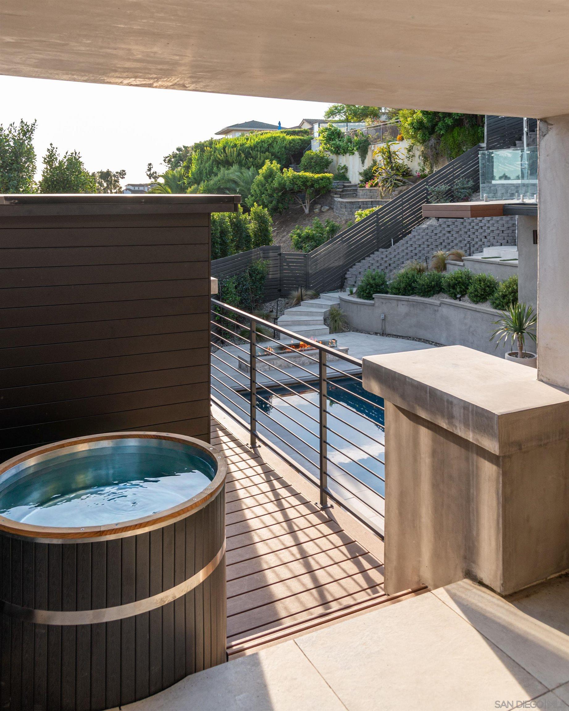 Detail Gallery Image 42 of 68 For 5780  Rutgers Road, La Jolla,  CA 92037 - 6 Beds | 5/1 Baths