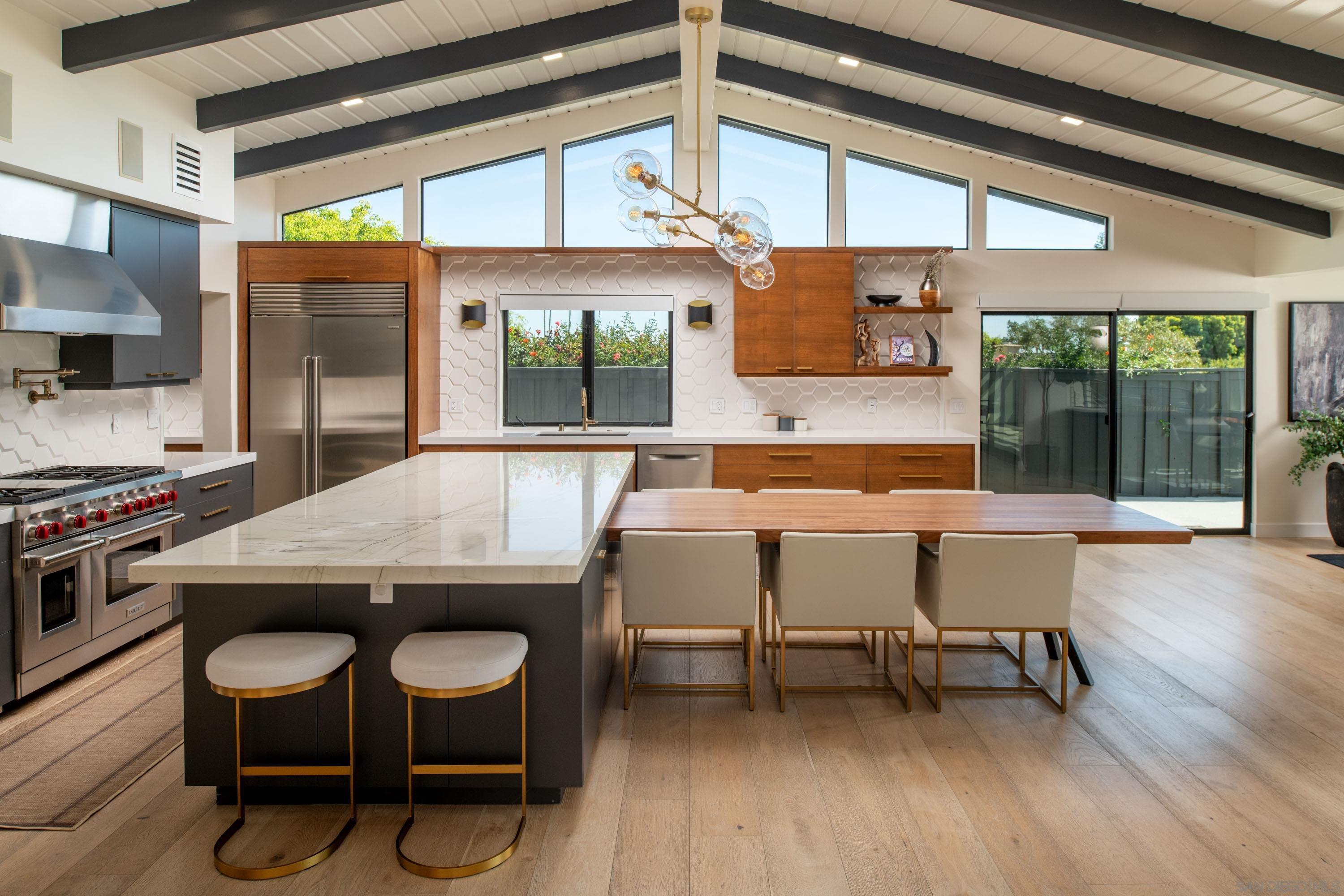 Detail Gallery Image 7 of 72 For 5780  Rutgers Road, La Jolla,  CA 92037 - 6 Beds | 5/1 Baths