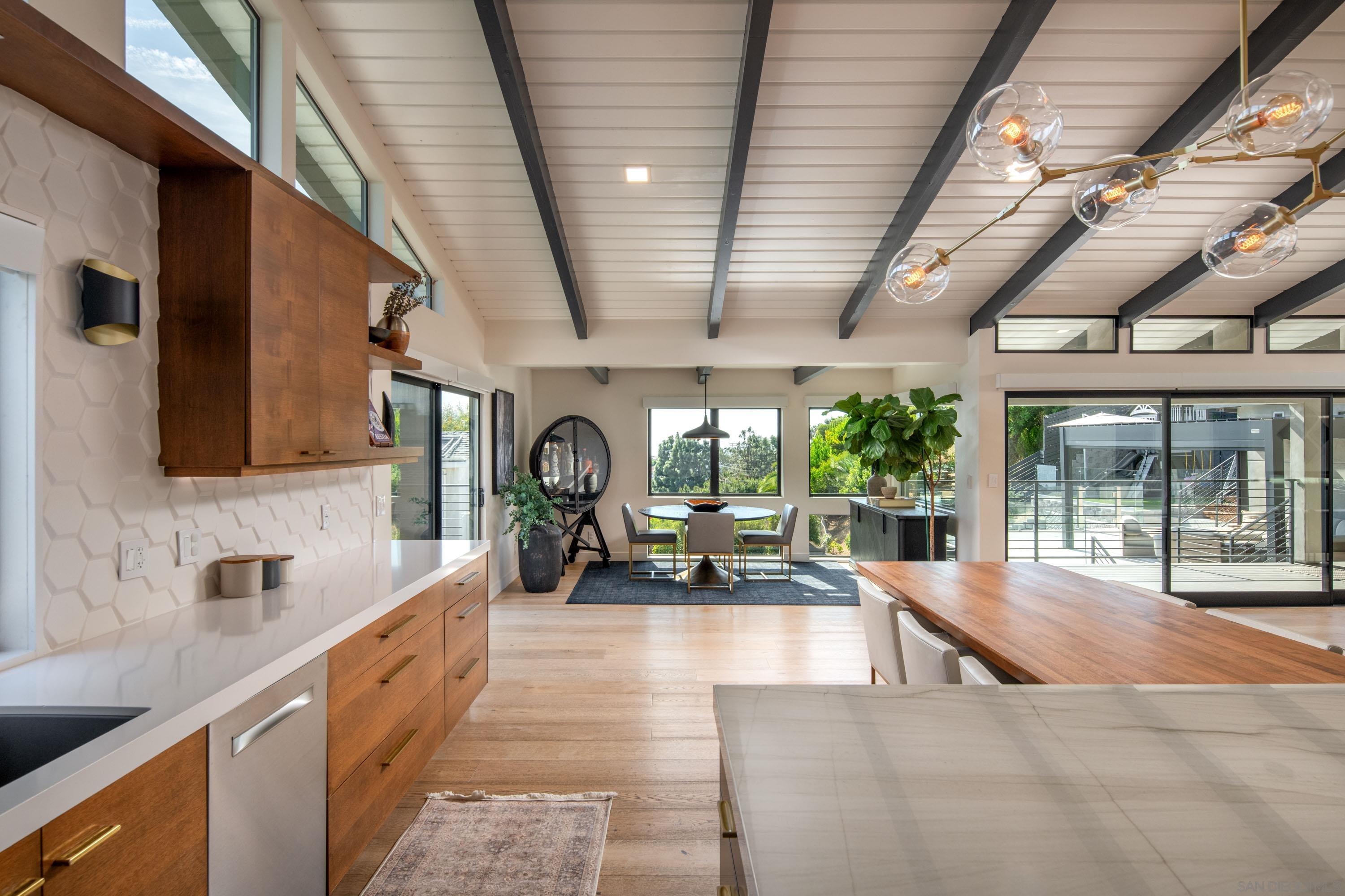 Detail Gallery Image 7 of 68 For 5780  Rutgers Road, La Jolla,  CA 92037 - 6 Beds | 5/1 Baths