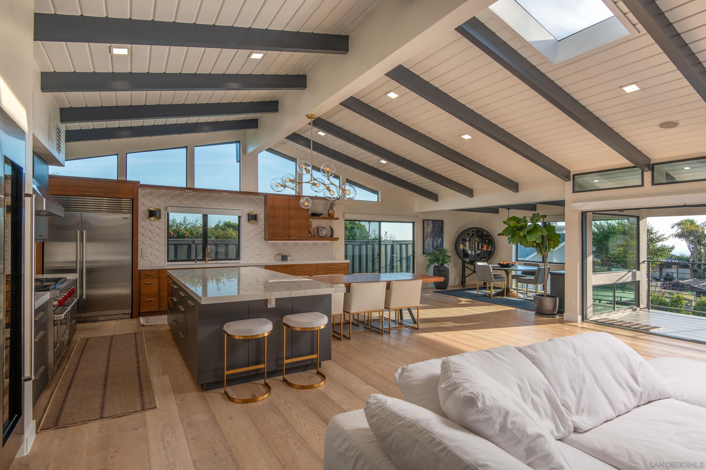 Detail Gallery Image 8 of 68 For 5780  Rutgers Road, La Jolla,  CA 92037 - 6 Beds | 5/1 Baths