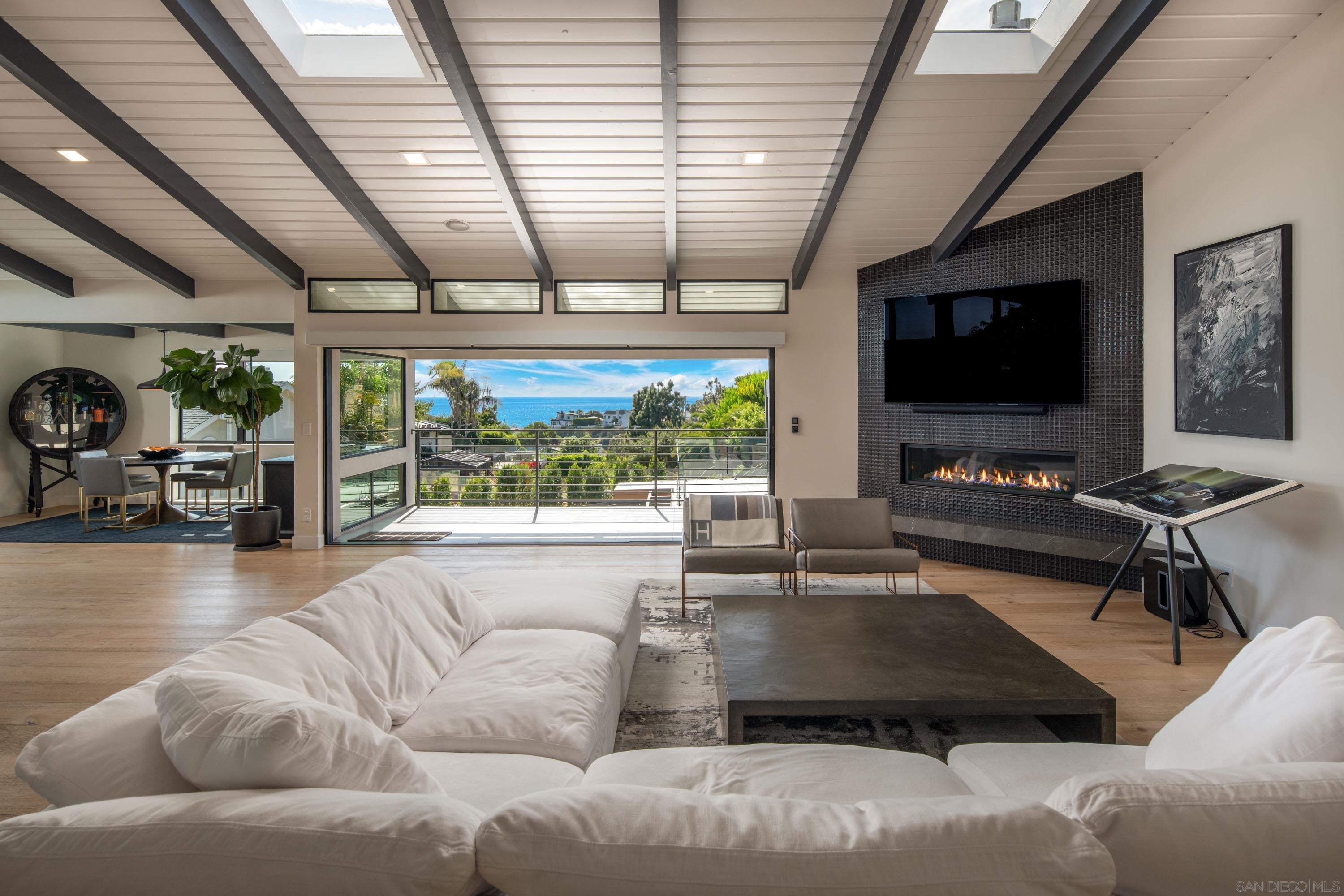 Detail Gallery Image 9 of 68 For 5780  Rutgers Road, La Jolla,  CA 92037 - 6 Beds | 5/1 Baths