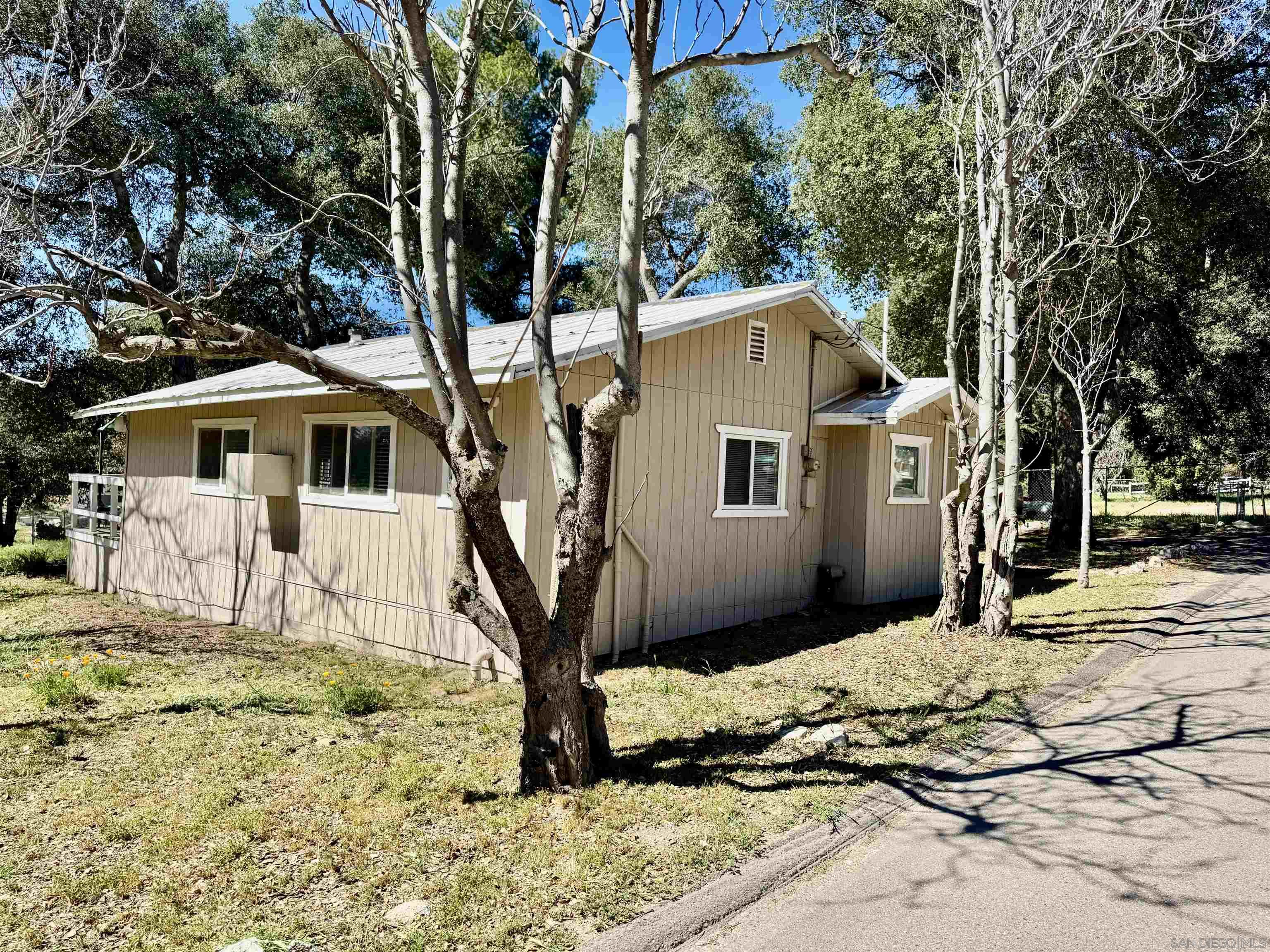 Detail Gallery Image 2 of 34 For 2550  Live Oak Trl, Boulevard,  CA 91905 - 2 Beds | 1 Baths