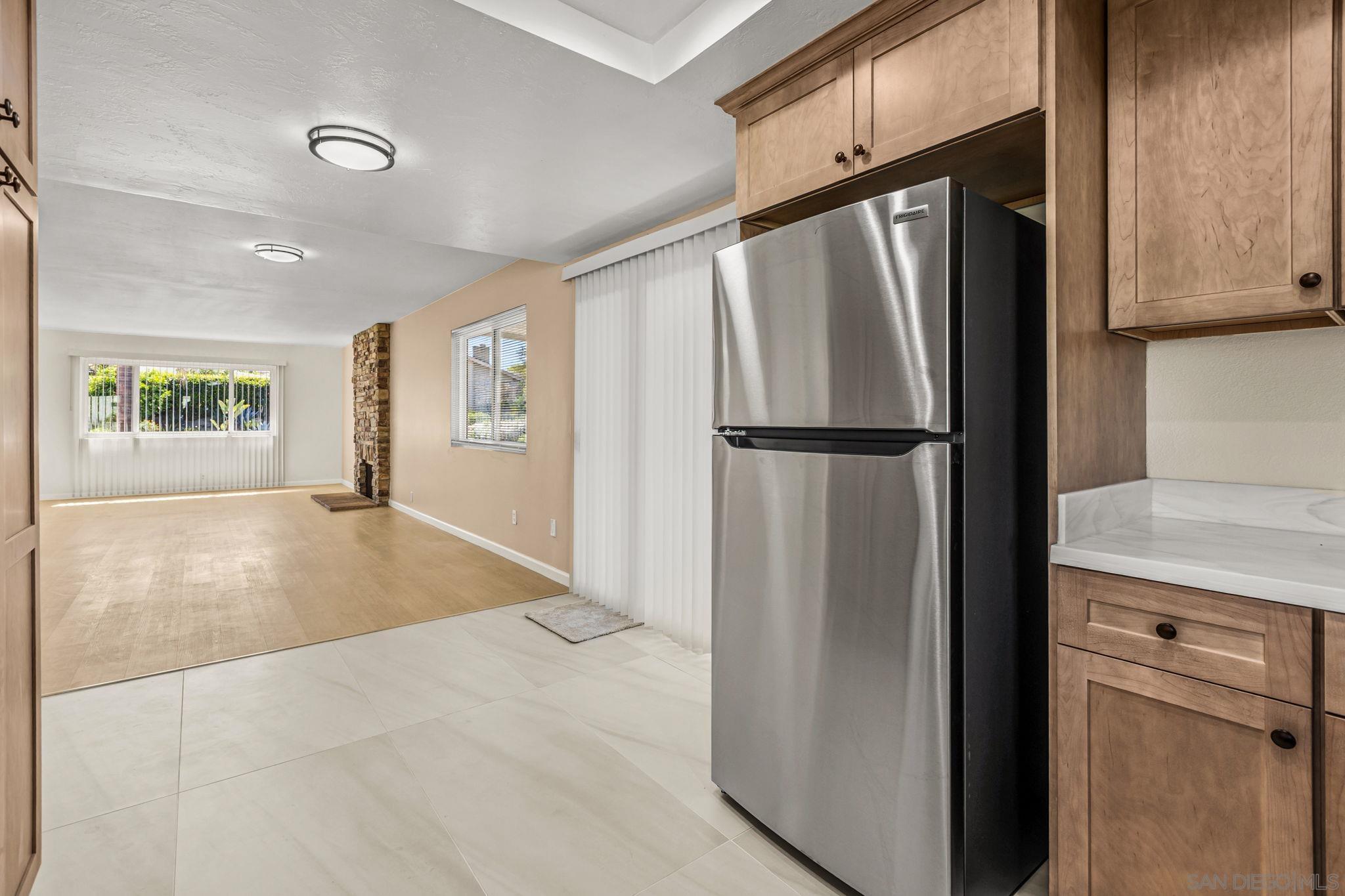 Detail Gallery Image 17 of 44 For 1320  La Mirada Ave, Escondido,  CA 92026 - 3 Beds | 2 Baths