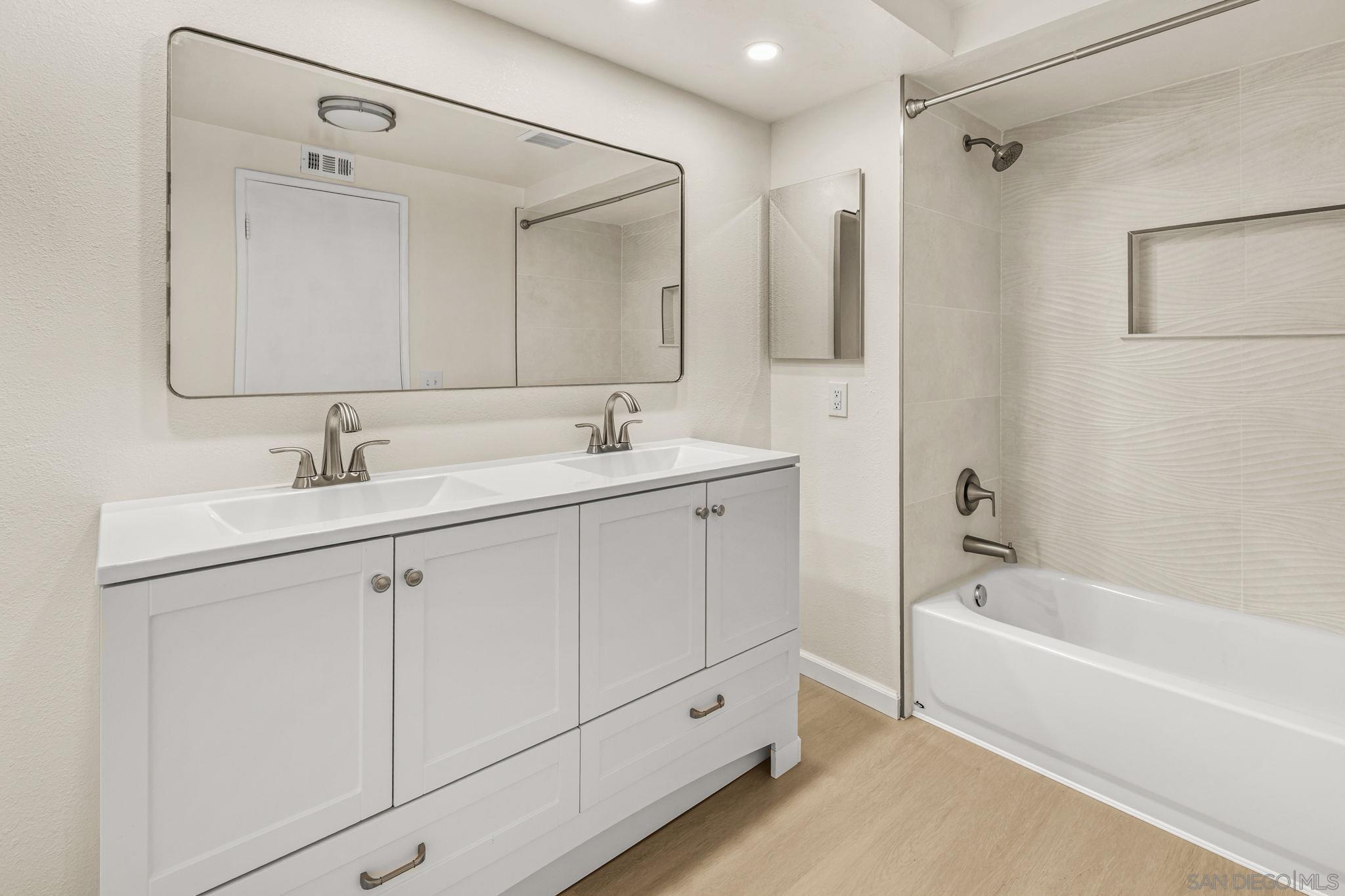 Detail Gallery Image 19 of 44 For 1320  La Mirada Ave, Escondido,  CA 92026 - 3 Beds | 2 Baths