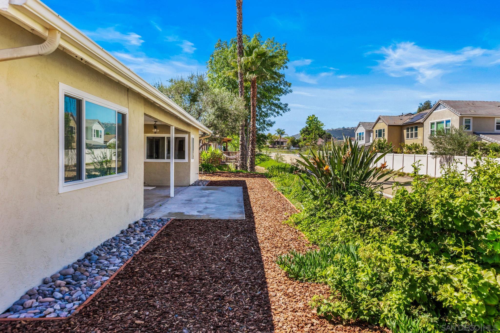 Detail Gallery Image 29 of 44 For 1320  La Mirada Ave, Escondido,  CA 92026 - 3 Beds | 2 Baths