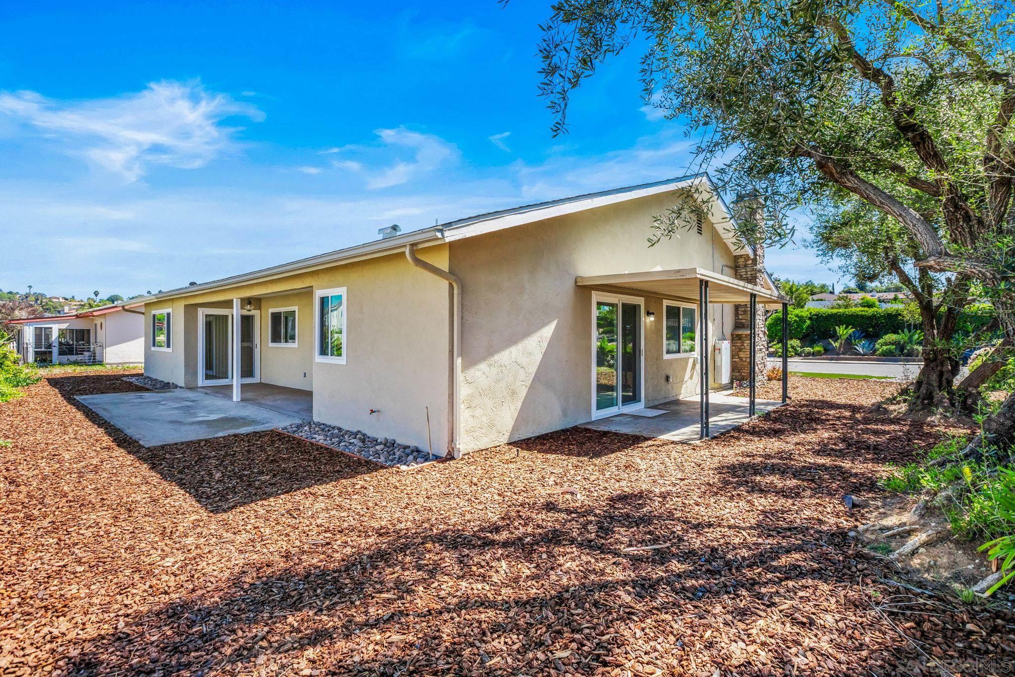 Detail Gallery Image 30 of 44 For 1320  La Mirada Ave, Escondido,  CA 92026 - 3 Beds | 2 Baths