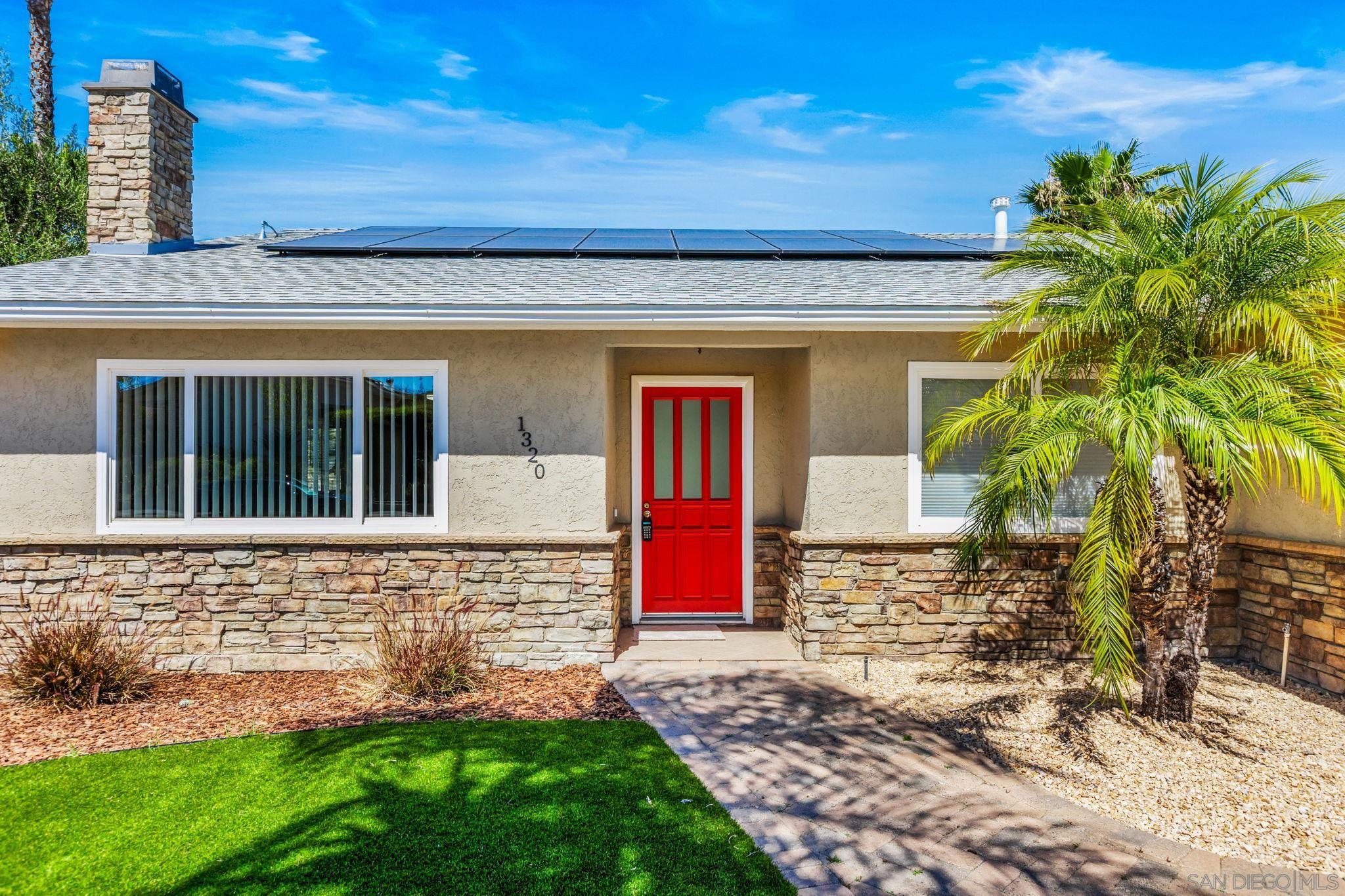 Detail Gallery Image 4 of 44 For 1320  La Mirada Ave, Escondido,  CA 92026 - 3 Beds | 2 Baths