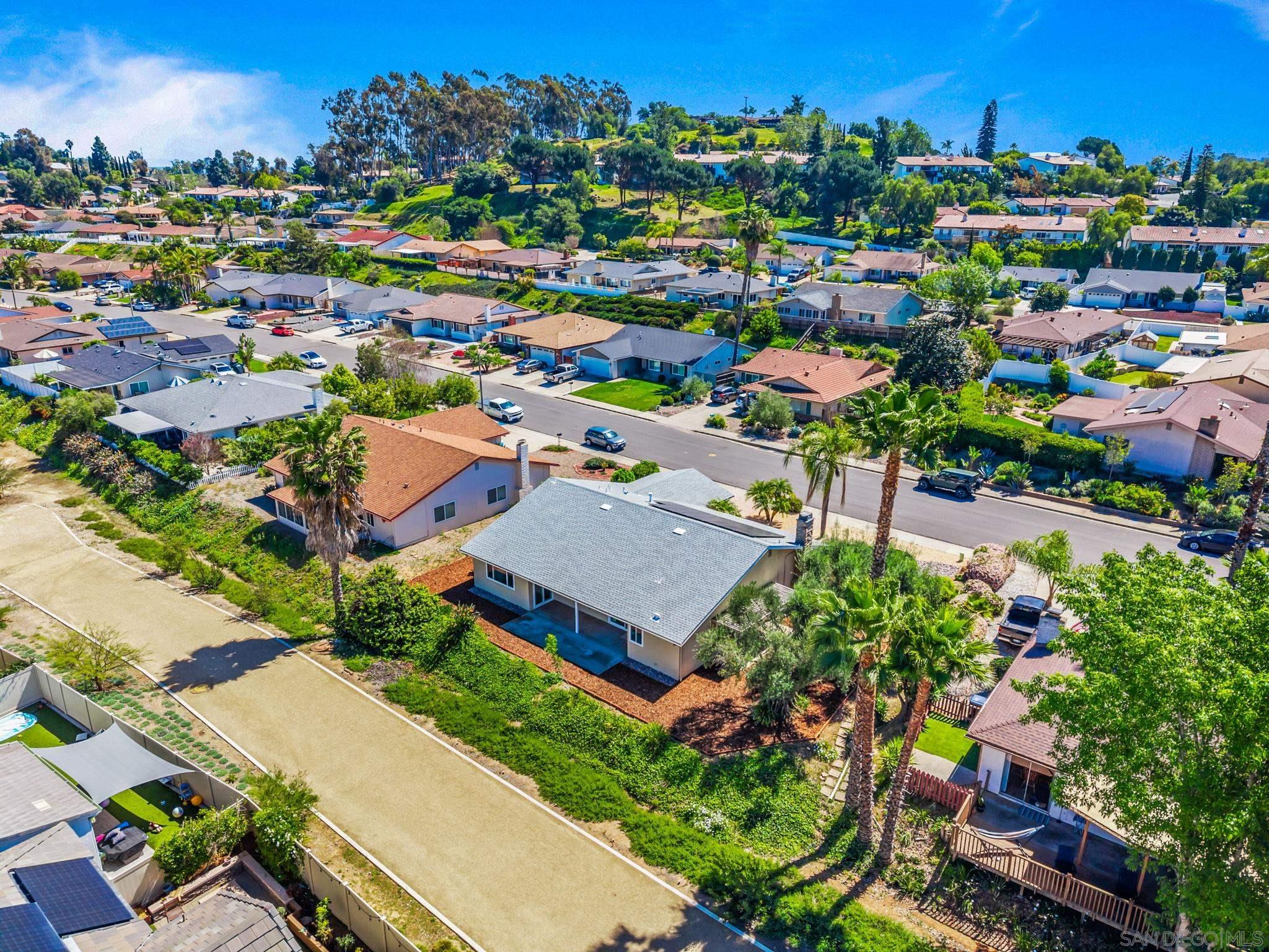 Detail Gallery Image 36 of 44 For 1320  La Mirada Ave, Escondido,  CA 92026 - 3 Beds | 2 Baths