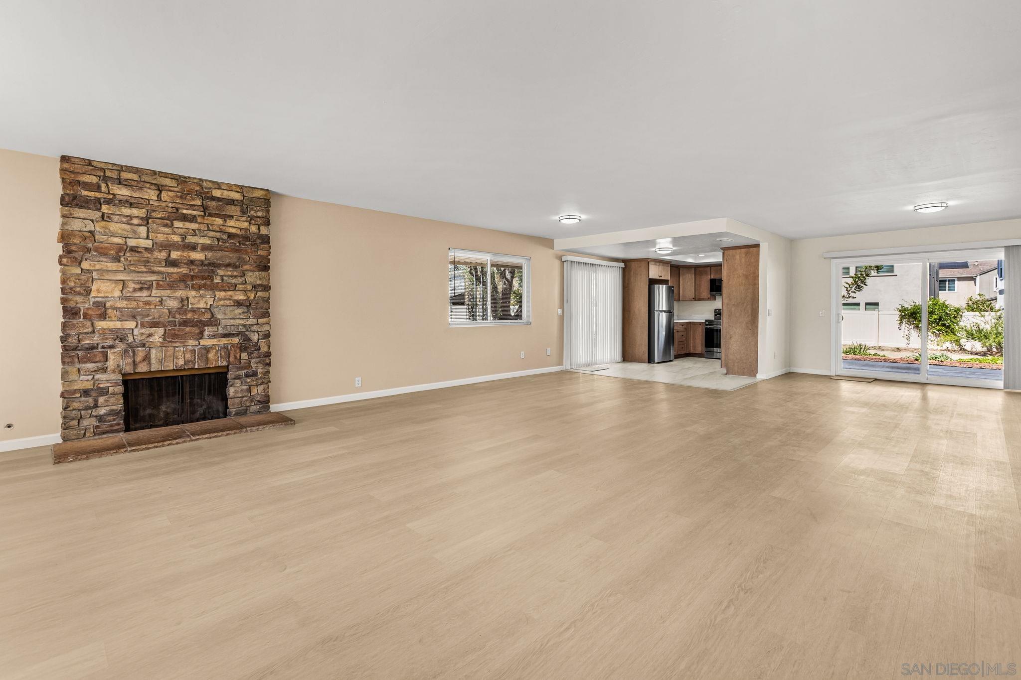 Detail Gallery Image 7 of 44 For 1320  La Mirada Ave, Escondido,  CA 92026 - 3 Beds | 2 Baths