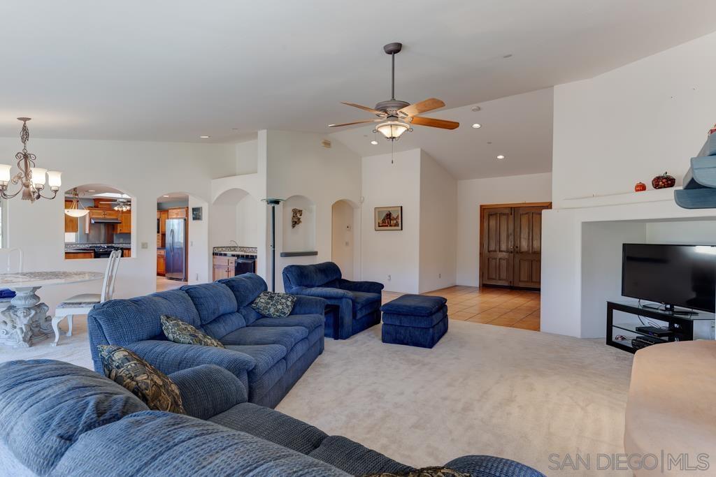 Detail Gallery Image 12 of 57 For 29737-39  Margale Ln, Vista,  CA 92084 - 5 Beds | 3/1 Baths