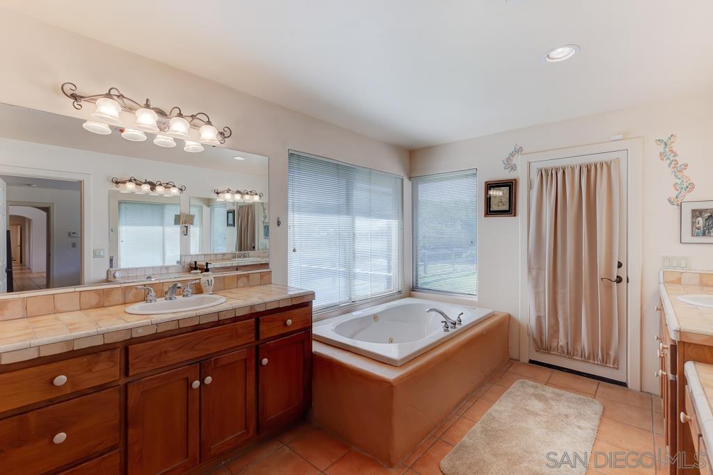 Detail Gallery Image 15 of 57 For 29737-39  Margale Ln, Vista,  CA 92084 - 5 Beds | 3/1 Baths