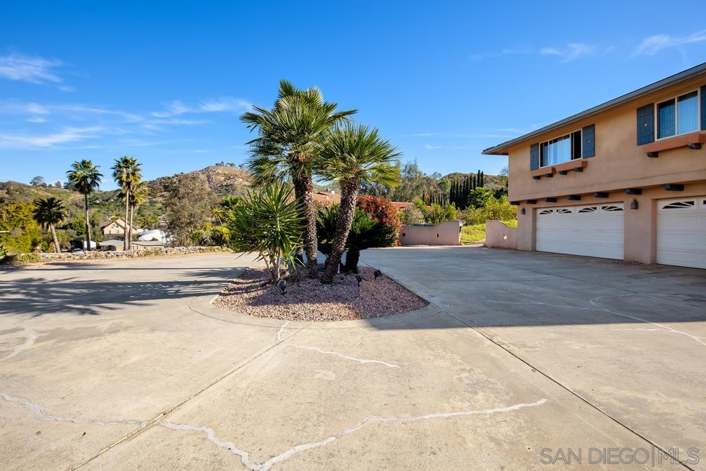 Detail Gallery Image 21 of 57 For 29737-39  Margale Ln, Vista,  CA 92084 - 5 Beds | 3/1 Baths