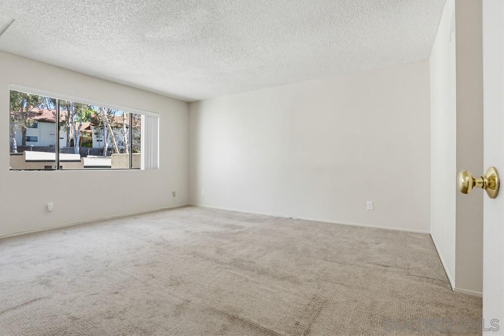 Detail Gallery Image 19 of 35 For 333 N Melore Drive  #D,  Vista,  CA 92083 - 1 Beds | 1 Baths