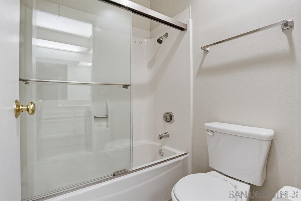 Detail Gallery Image 26 of 35 For 333 N Melore Drive  #D,  Vista,  CA 92083 - 1 Beds | 1 Baths