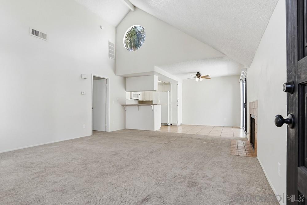 Detail Gallery Image 4 of 35 For 333 N Melore Drive  #D,  Vista,  CA 92083 - 1 Beds | 1 Baths