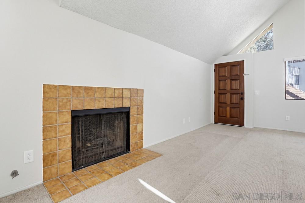 Detail Gallery Image 8 of 35 For 333 N Melore Drive  #D,  Vista,  CA 92083 - 1 Beds | 1 Baths