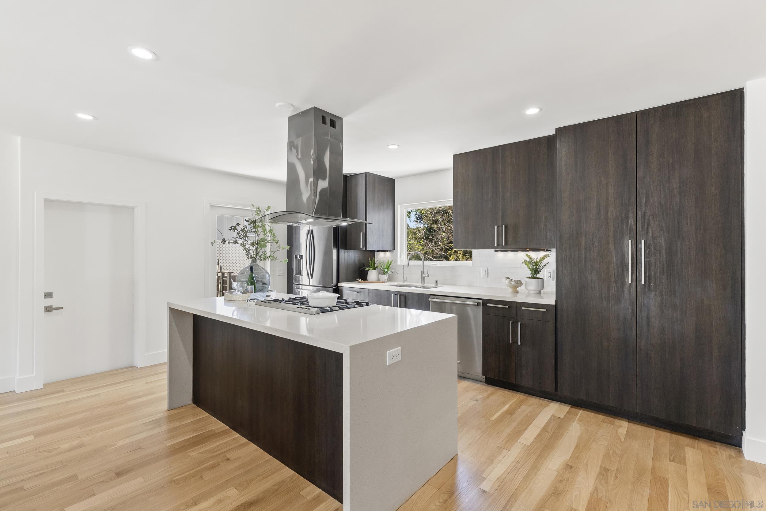 Detail Gallery Image 17 of 68 For 1275  Pennsylvania Ave, San Diego,  CA 92103 - 5 Beds | 4 Baths