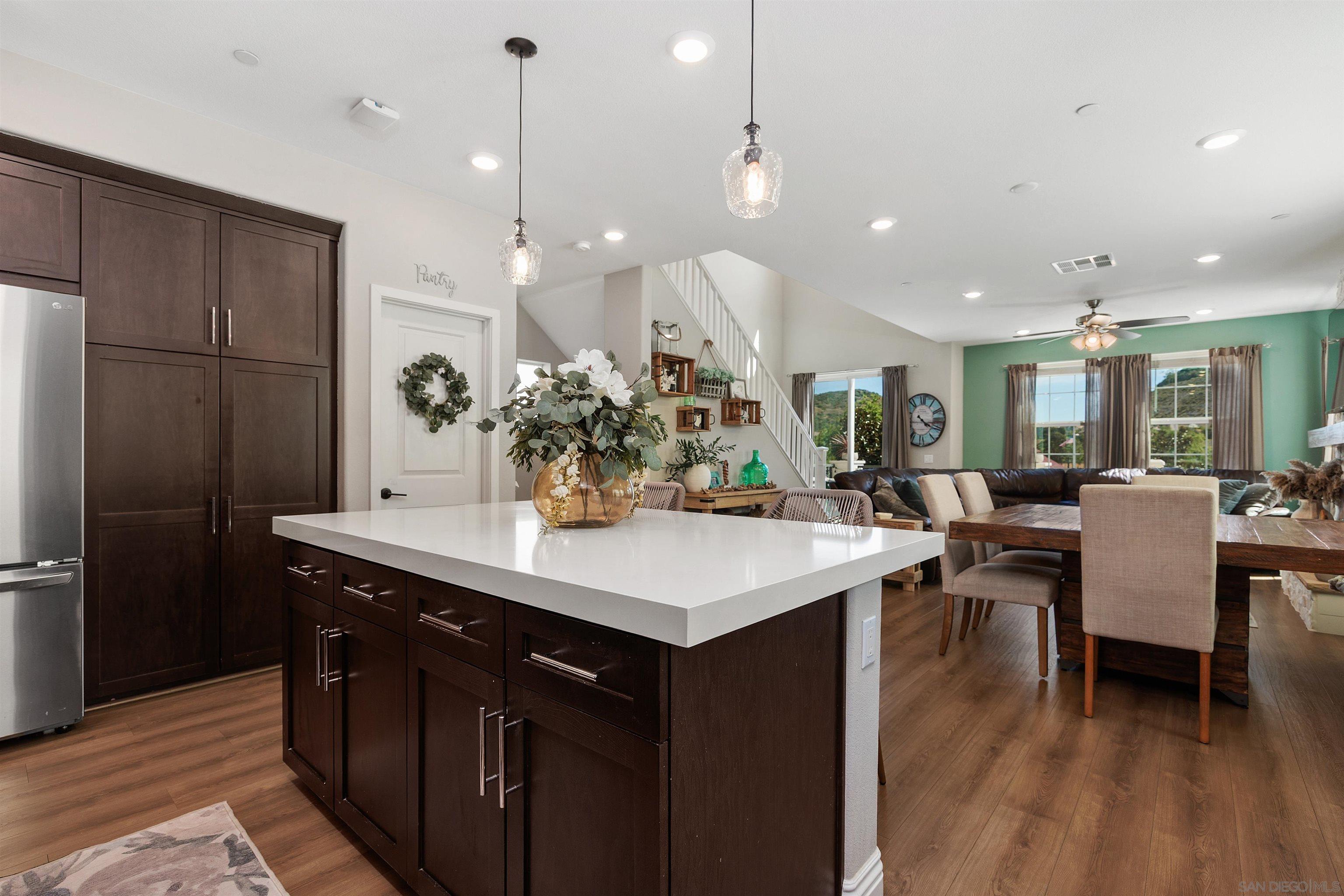 Detail Gallery Image 11 of 47 For 21516  Harmony Village, Escondido,  CA 92029 - 3 Beds | 3/1 Baths