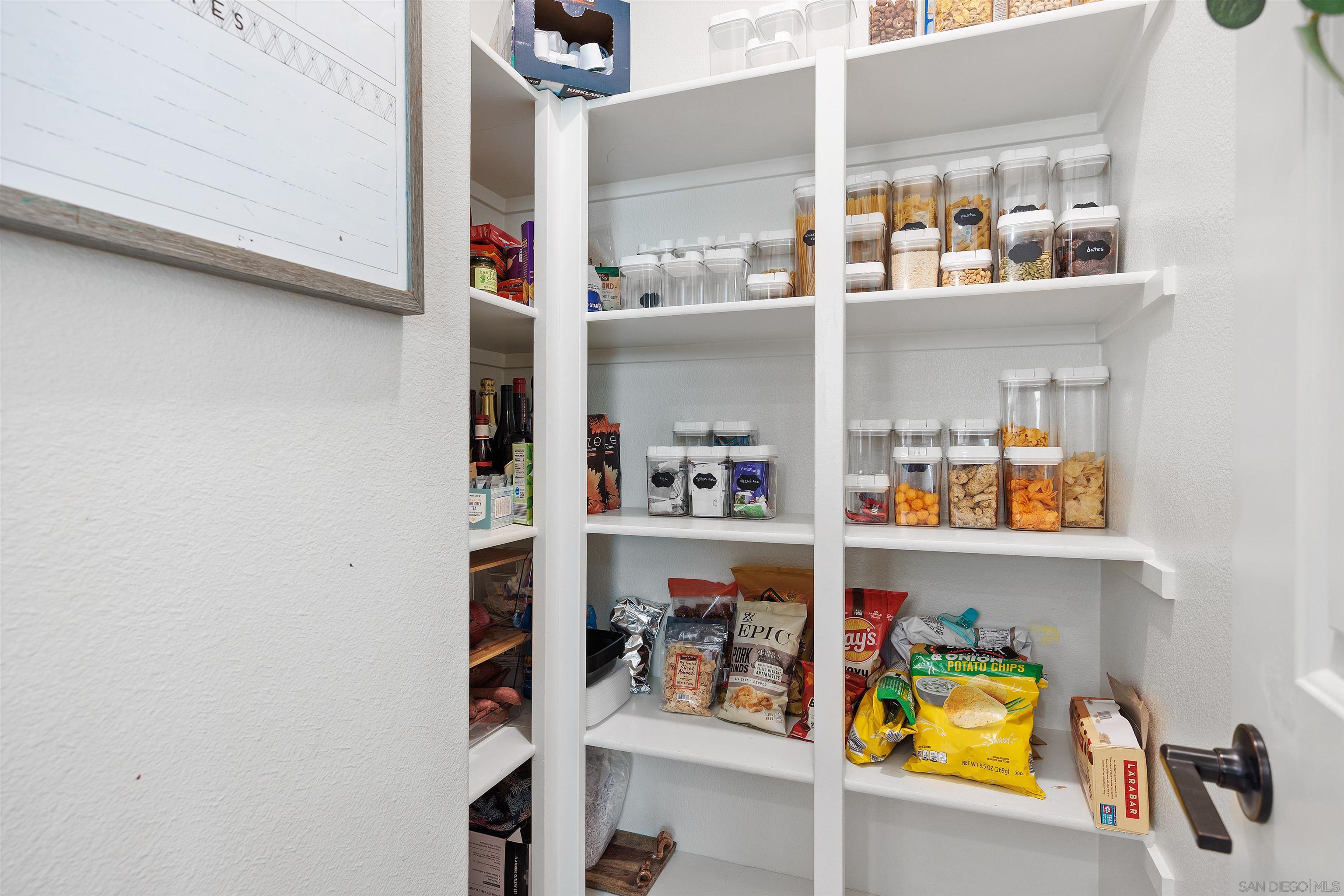 Detail Gallery Image 12 of 47 For 21516  Harmony Village, Escondido,  CA 92029 - 3 Beds | 3/1 Baths