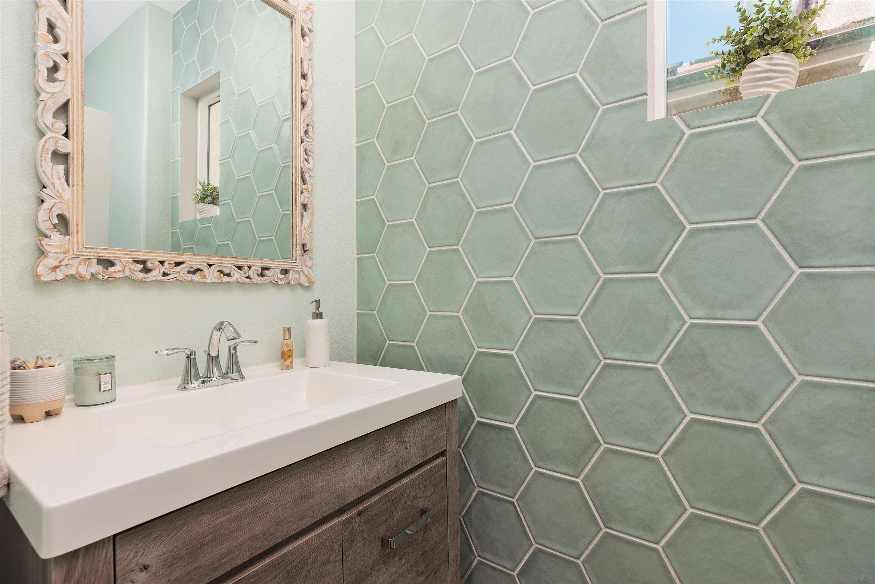 Detail Gallery Image 13 of 47 For 21516  Harmony Village, Escondido,  CA 92029 - 3 Beds | 3/1 Baths