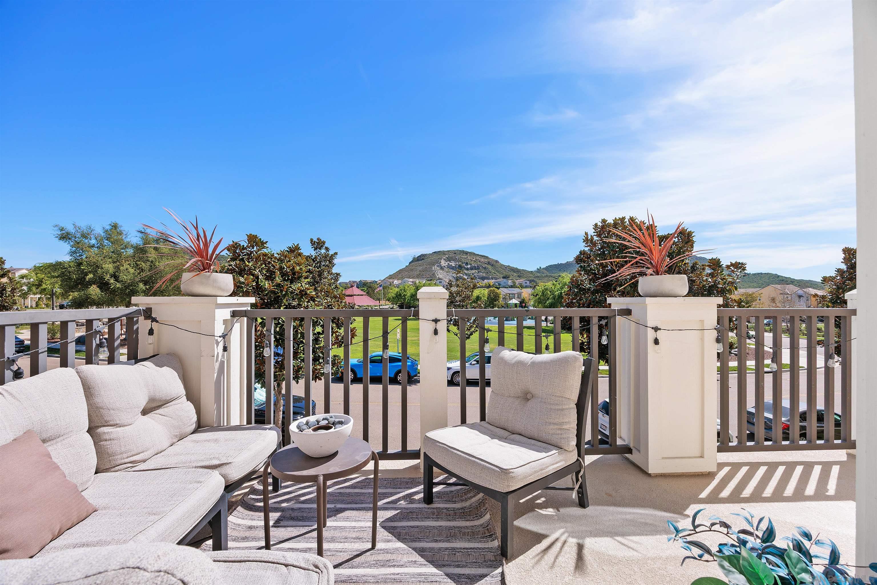 Detail Gallery Image 14 of 47 For 21516  Harmony Village, Escondido,  CA 92029 - 3 Beds | 3/1 Baths