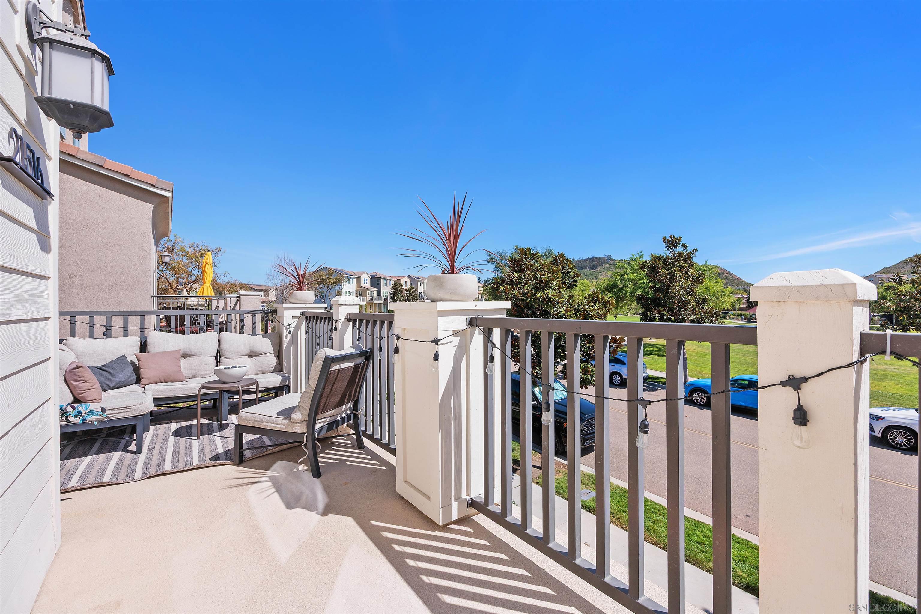 Detail Gallery Image 15 of 47 For 21516  Harmony Village, Escondido,  CA 92029 - 3 Beds | 3/1 Baths