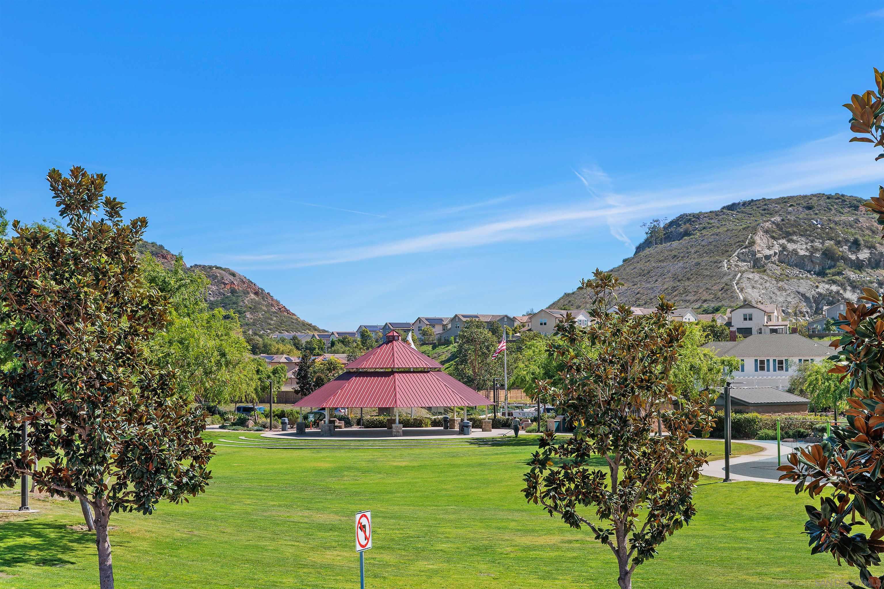 Detail Gallery Image 16 of 47 For 21516  Harmony Village, Escondido,  CA 92029 - 3 Beds | 3/1 Baths