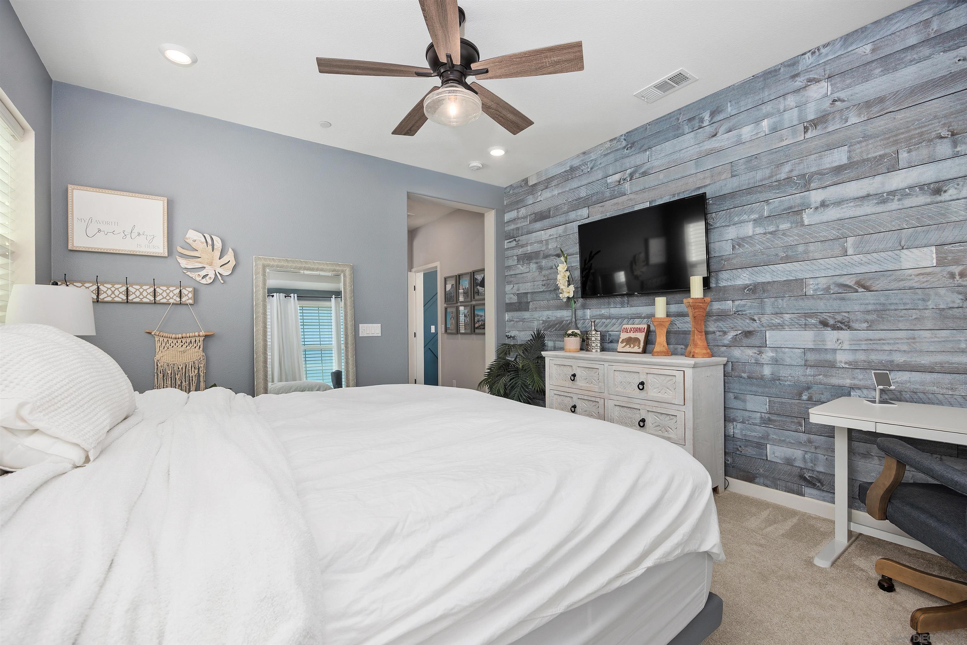 Detail Gallery Image 19 of 47 For 21516  Harmony Village, Escondido,  CA 92029 - 3 Beds | 3/1 Baths