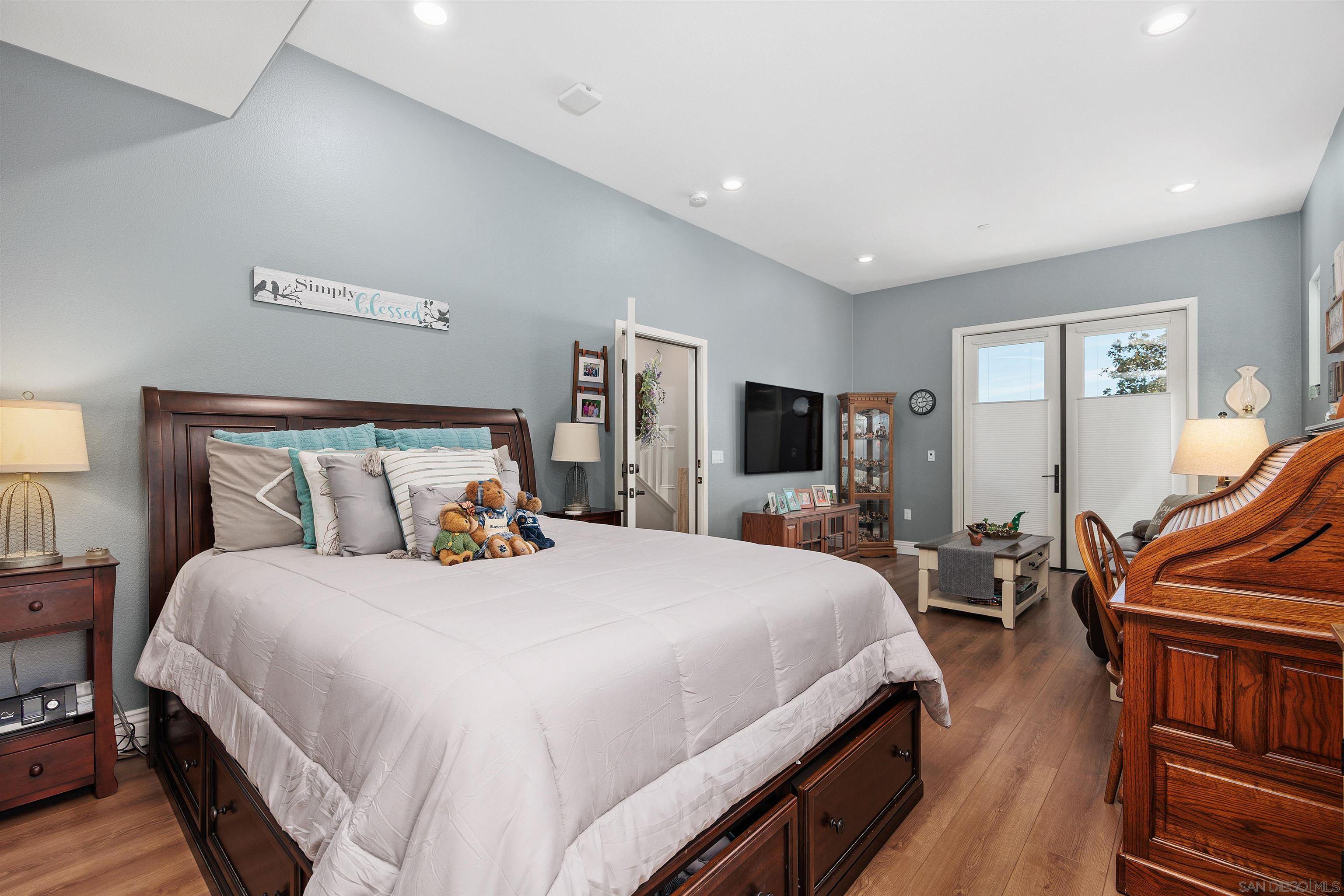 Detail Gallery Image 29 of 47 For 21516  Harmony Village, Escondido,  CA 92029 - 3 Beds | 3/1 Baths