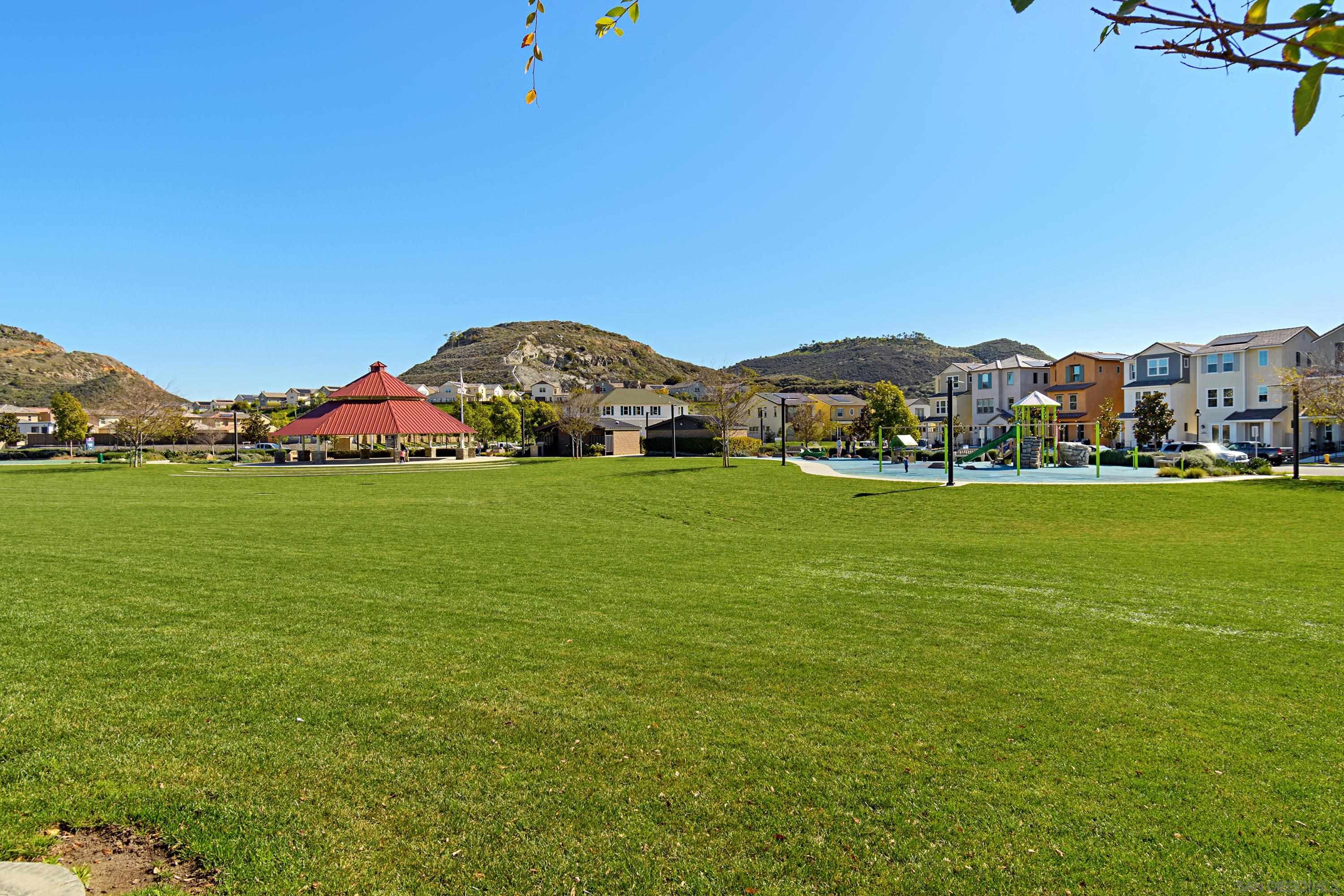 Detail Gallery Image 37 of 47 For 21516  Harmony Village, Escondido,  CA 92029 - 3 Beds | 3/1 Baths