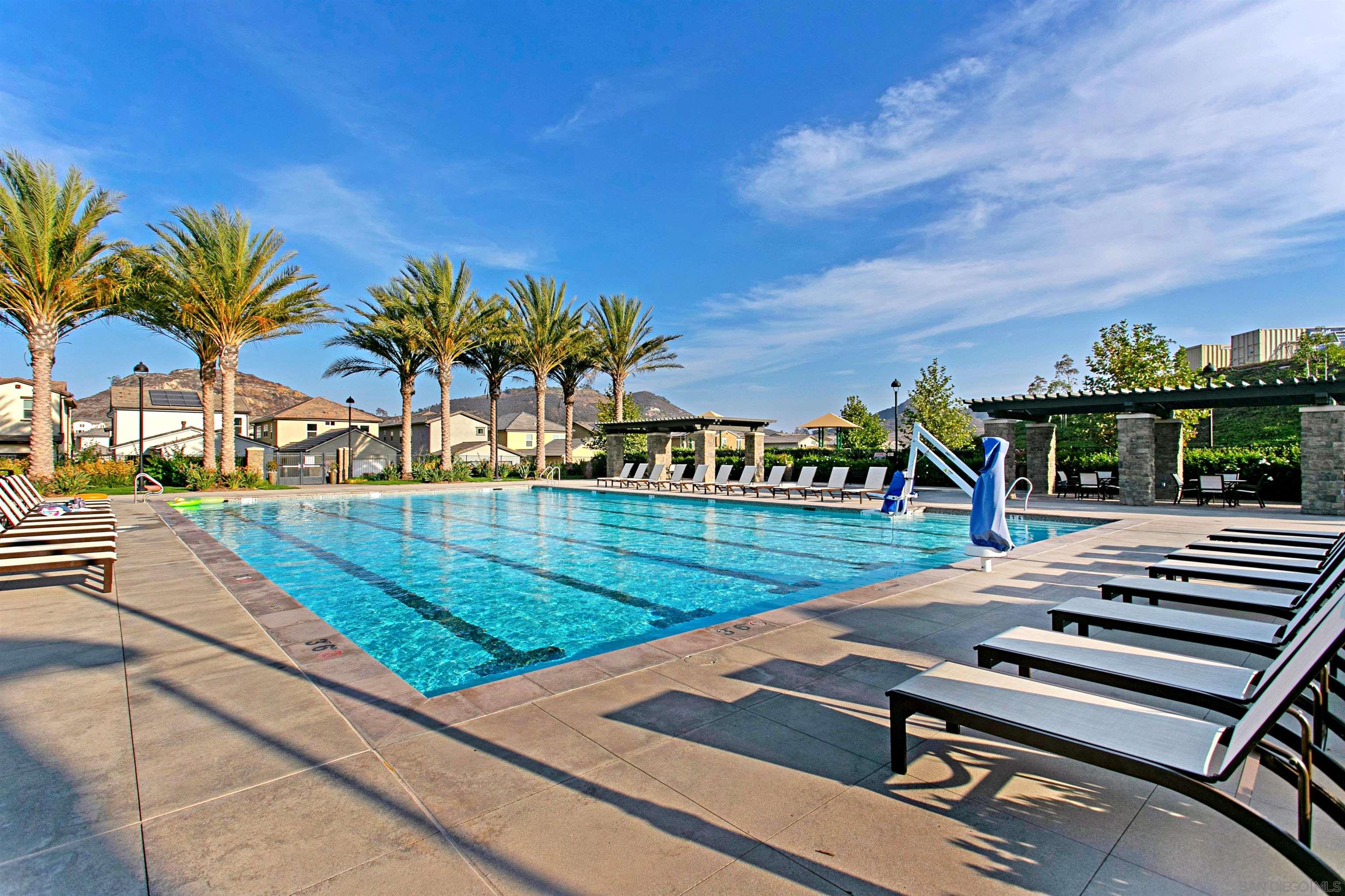 Detail Gallery Image 42 of 47 For 21516  Harmony Village, Escondido,  CA 92029 - 3 Beds | 3/1 Baths