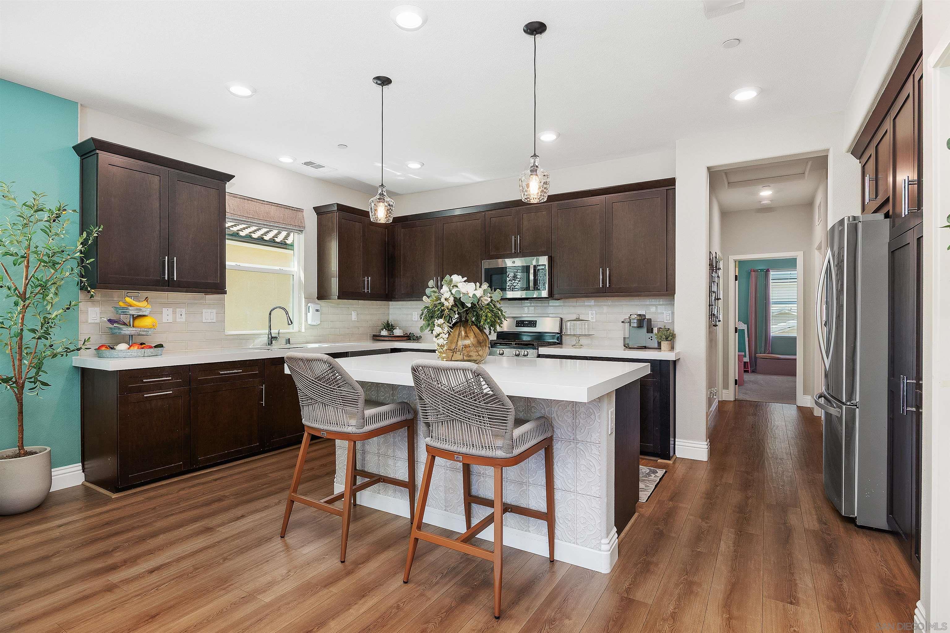 Detail Gallery Image 8 of 47 For 21516  Harmony Village, Escondido,  CA 92029 - 3 Beds | 3/1 Baths