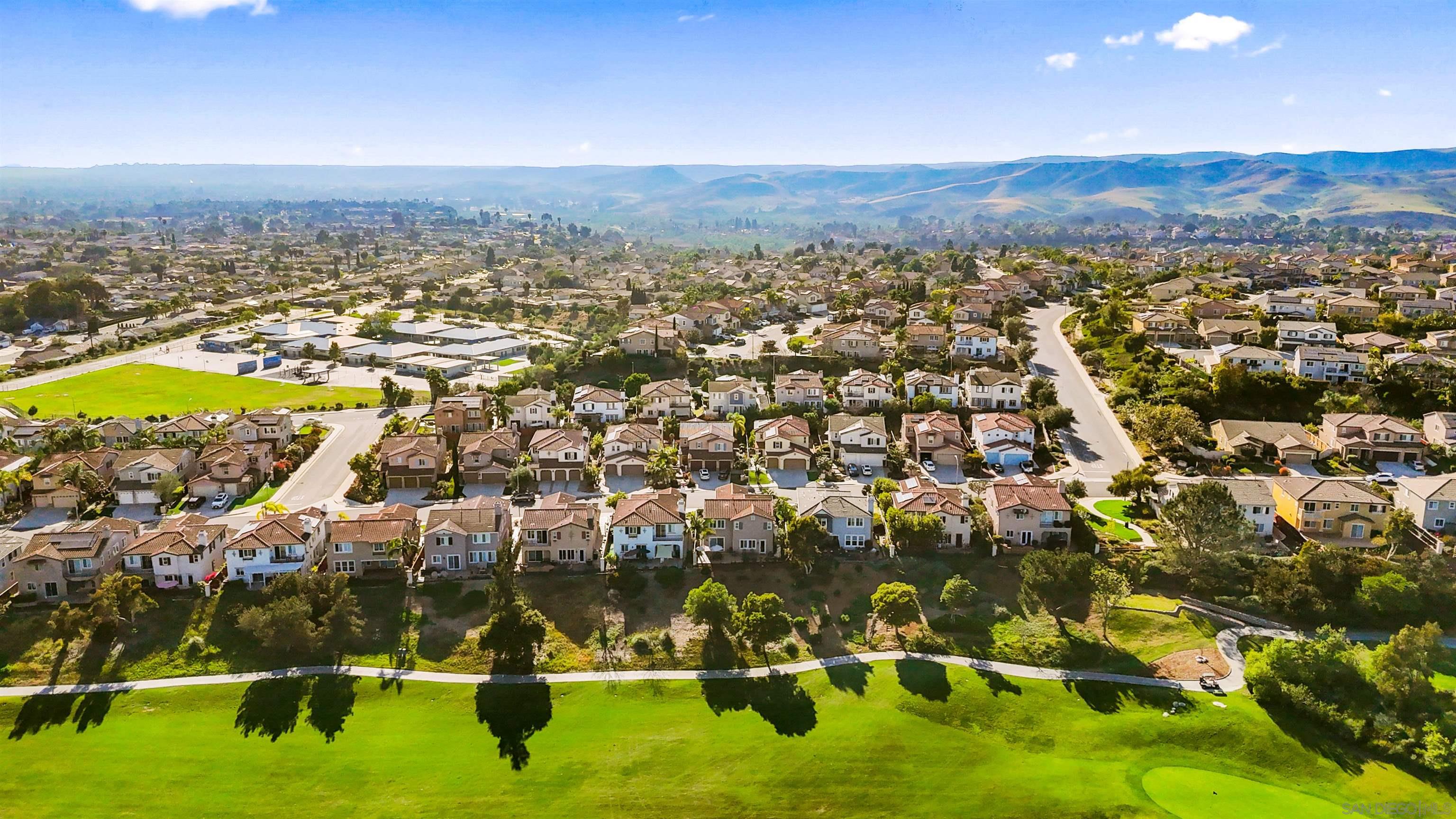 Detail Gallery Image 9 of 65 For 1268  Bellingham Dr., Oceanside,  CA 92057 - 4 Beds | 4/1 Baths