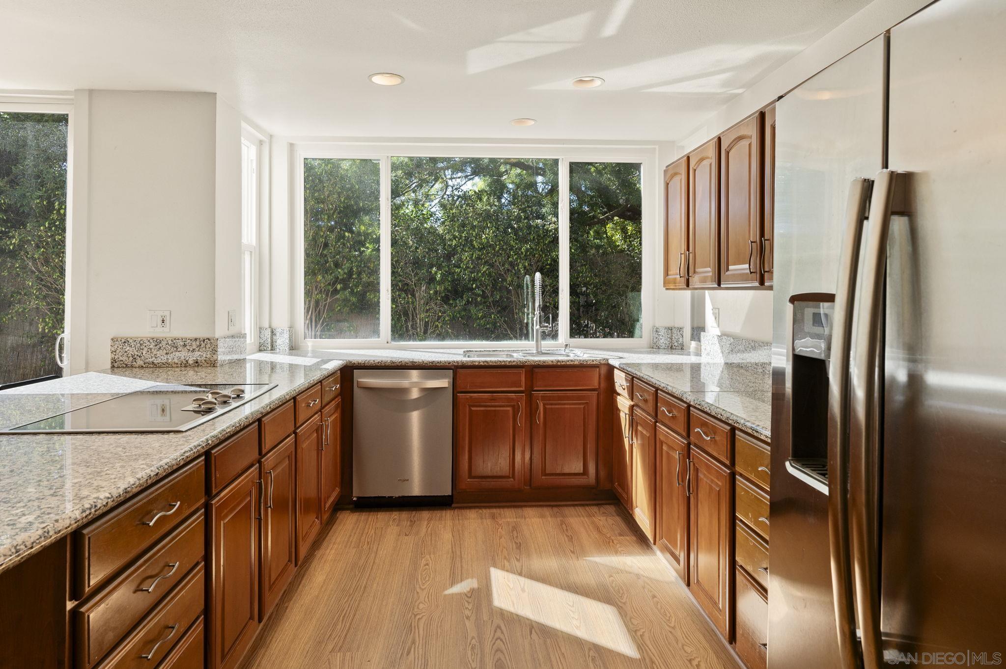 Detail Gallery Image 11 of 21 For 2847  via Posada, La Jolla,  CA 92037 - 4 Beds | 2/1 Baths