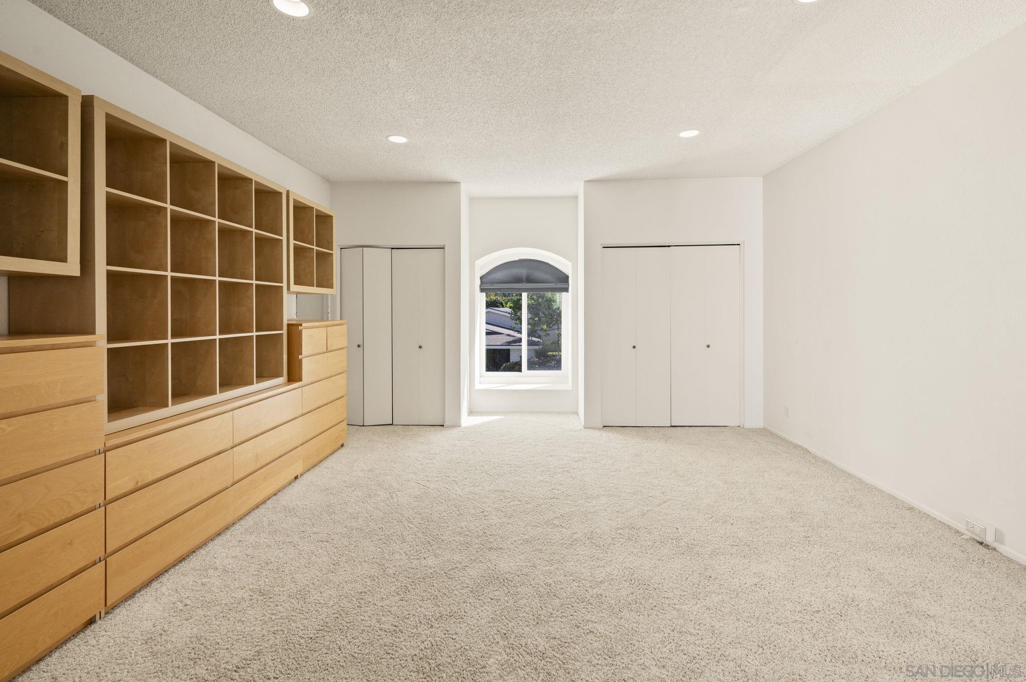 Detail Gallery Image 16 of 21 For 2847  via Posada, La Jolla,  CA 92037 - 4 Beds | 2/1 Baths