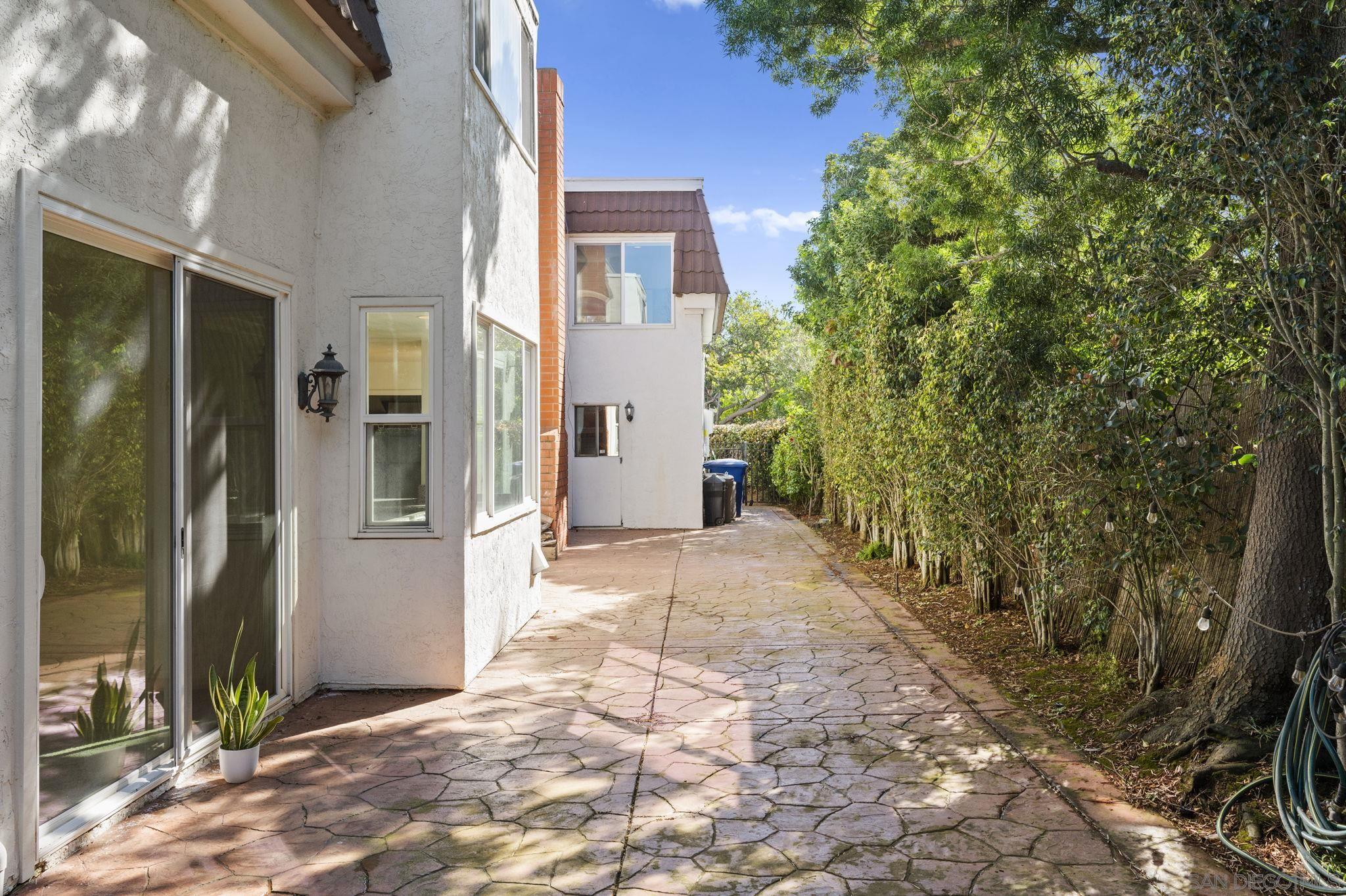 Detail Gallery Image 19 of 21 For 2847  via Posada, La Jolla,  CA 92037 - 4 Beds | 2/1 Baths
